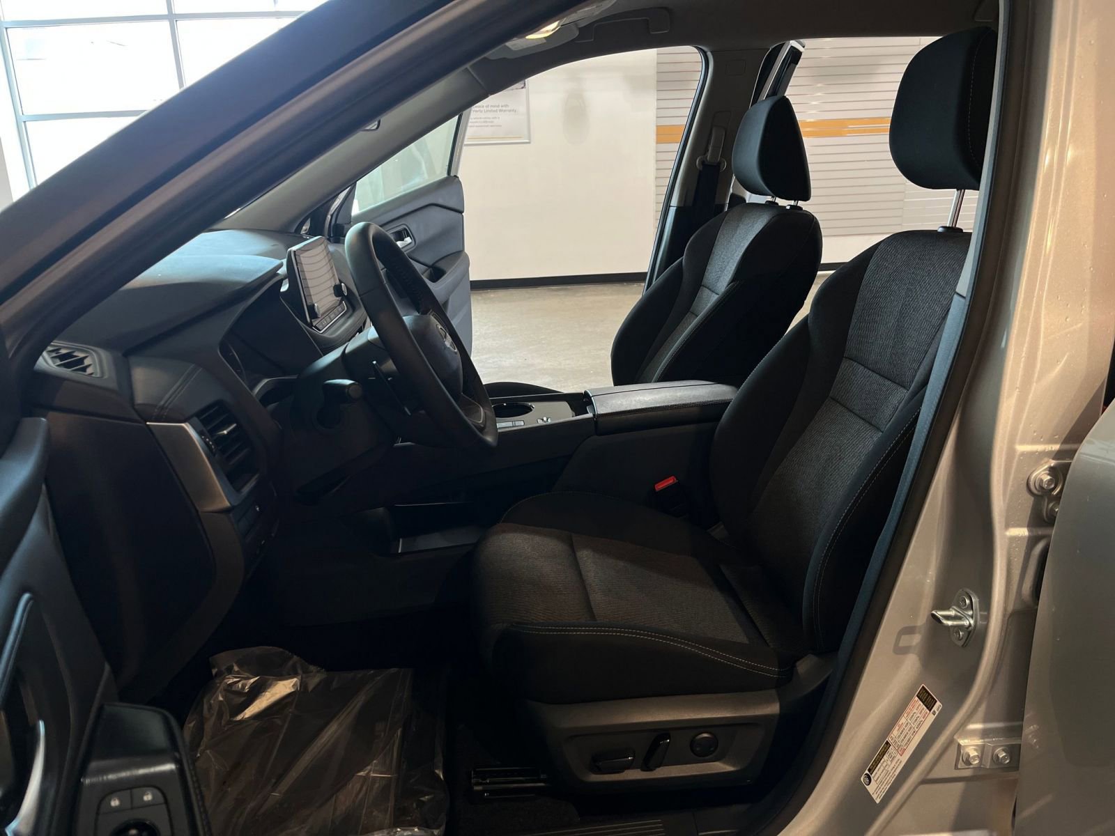 Thumbnail: 2025 Nissan Rogue - 28