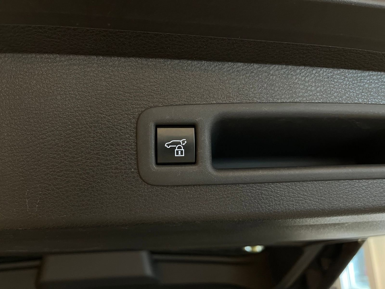 Thumbnail: 2025 Toyota Sienna - 23