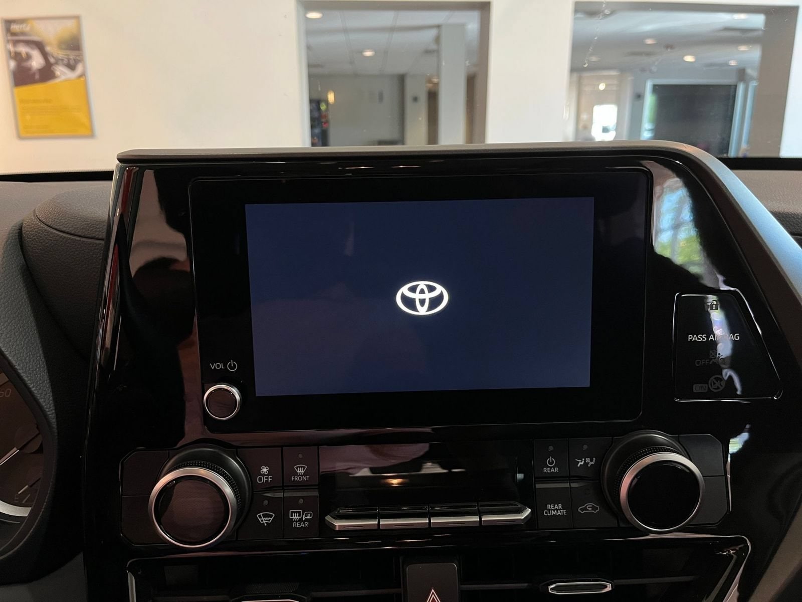 Thumbnail: 2025 Toyota Highlander - 19