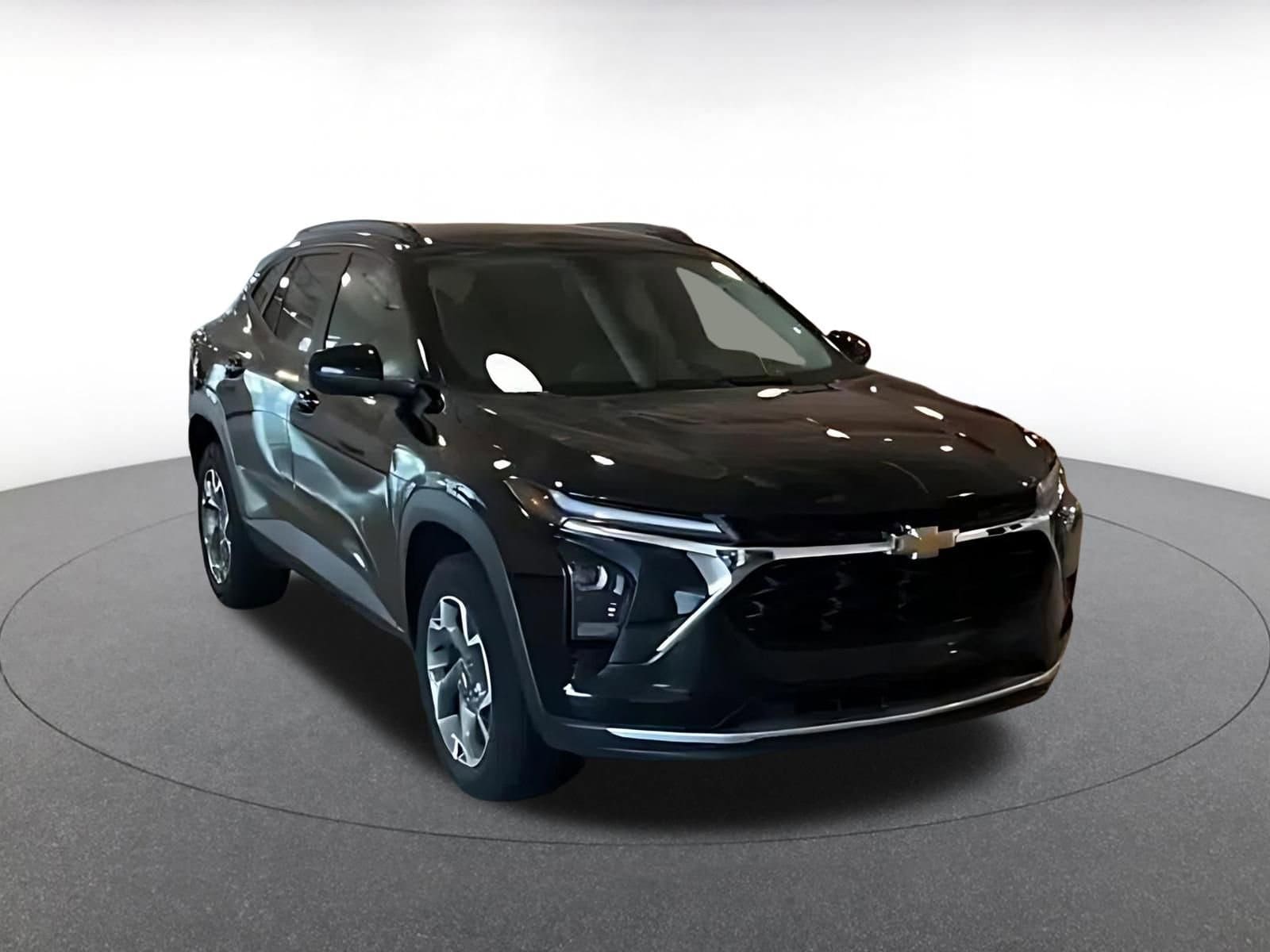 Thumbnail: 2025 Chevrolet Trax - 3