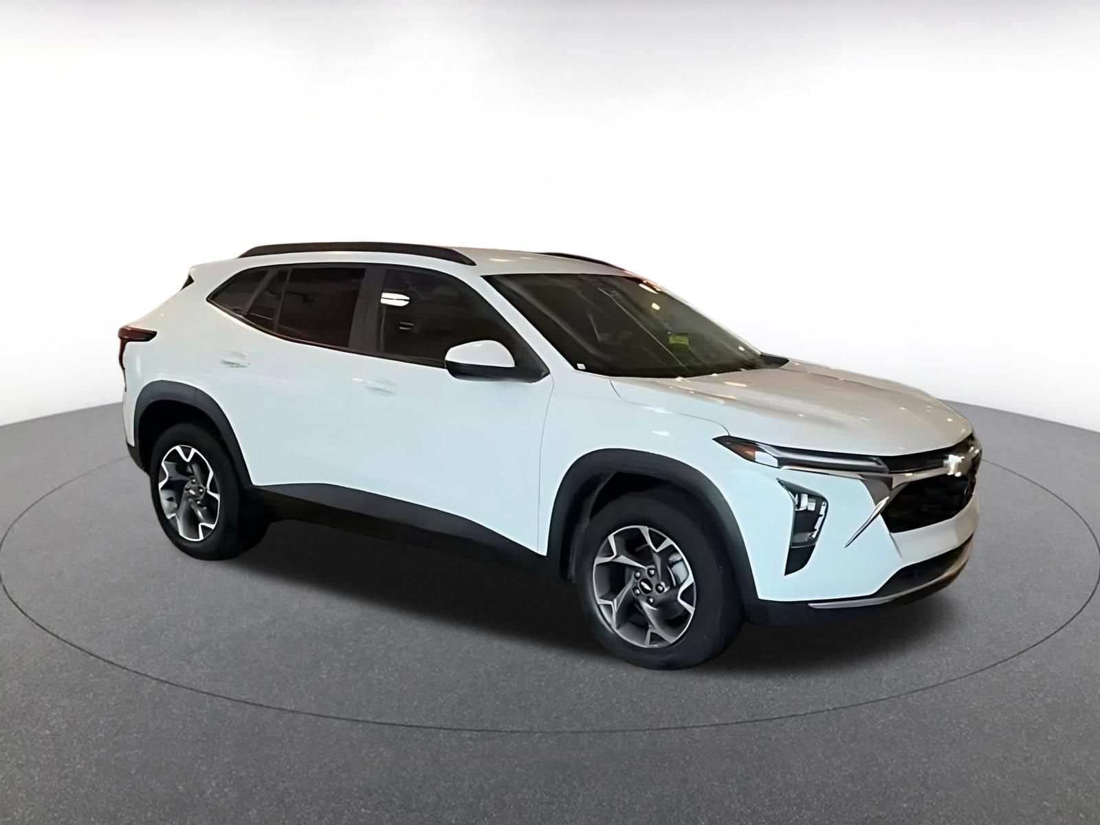 Thumbnail: 2025 Chevrolet Trax - 2