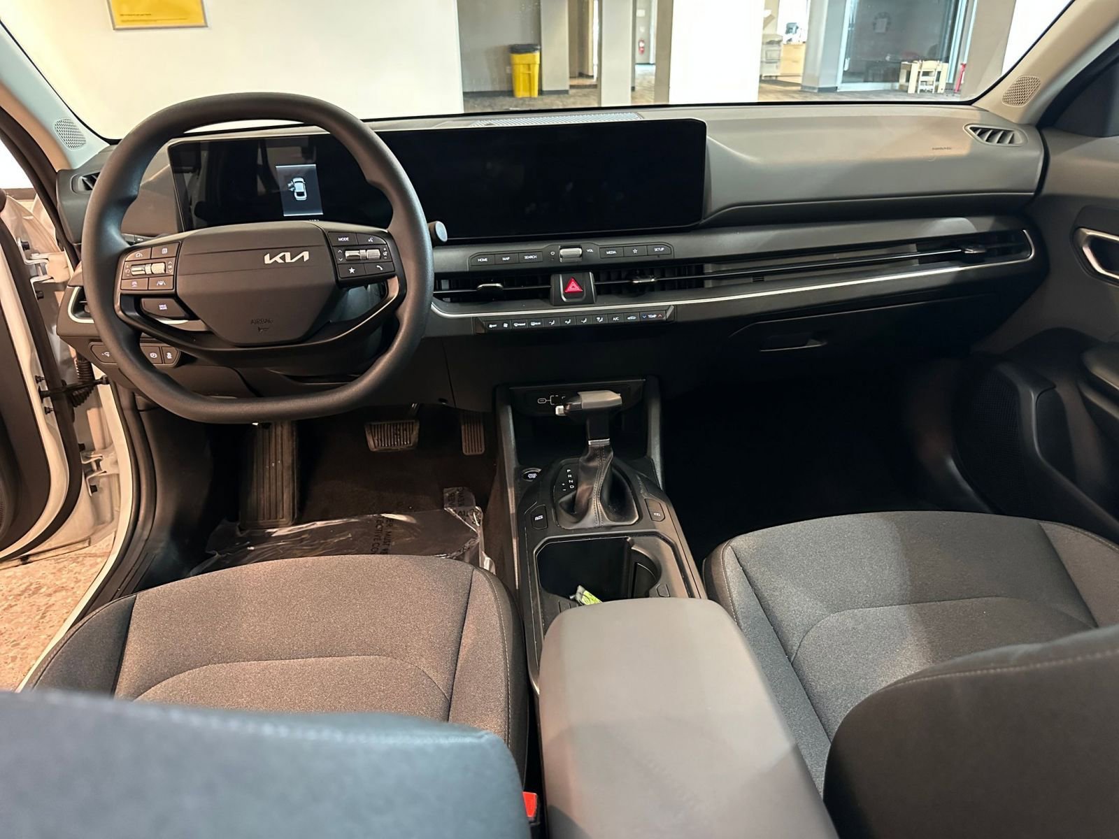 Thumbnail: 2025 Kia K4 - 32