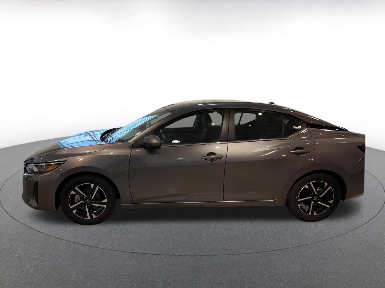 Thumbnail: 2025 Nissan Sentra - 9