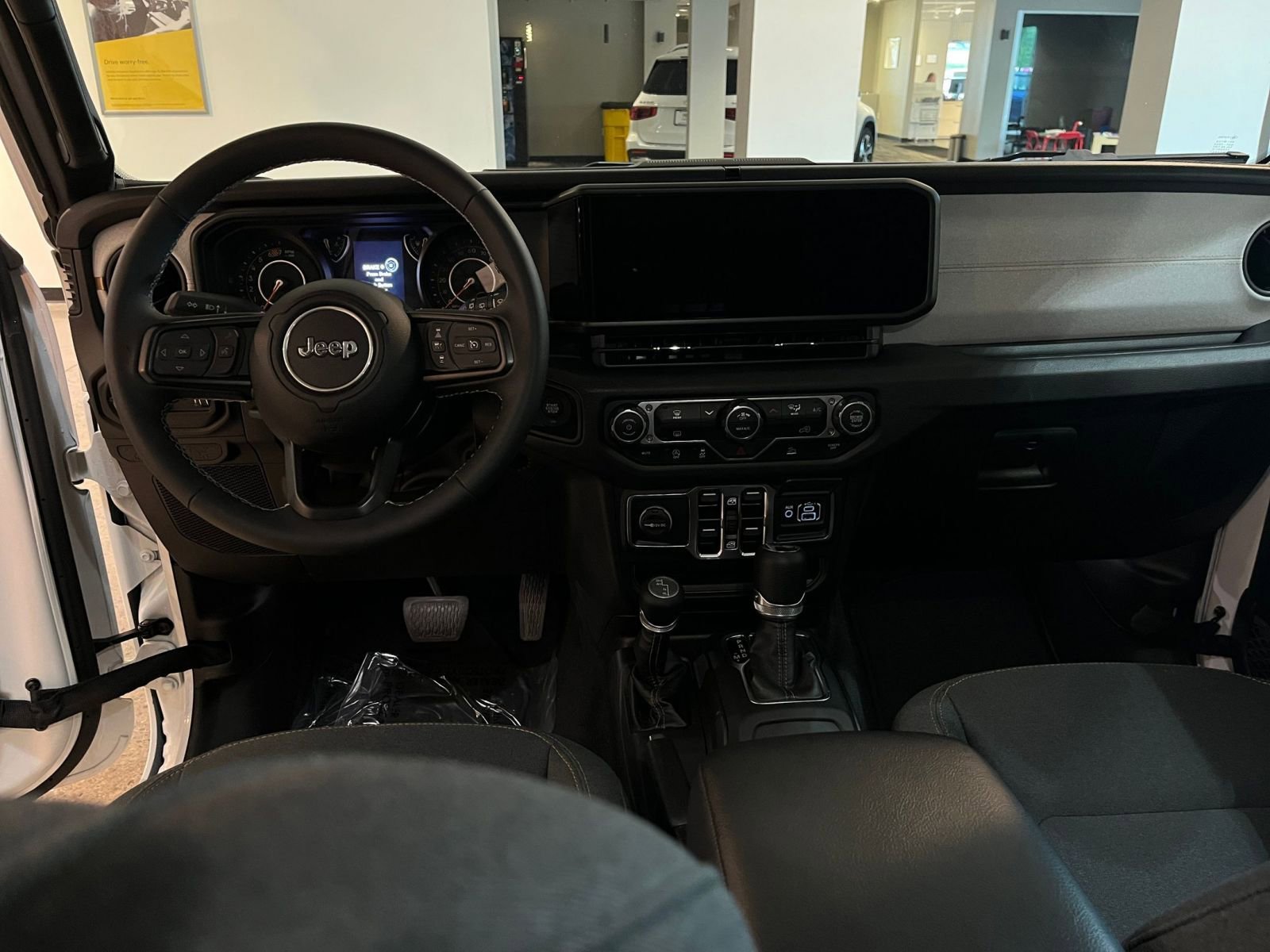 Thumbnail: 2025 Jeep Wrangler - 34