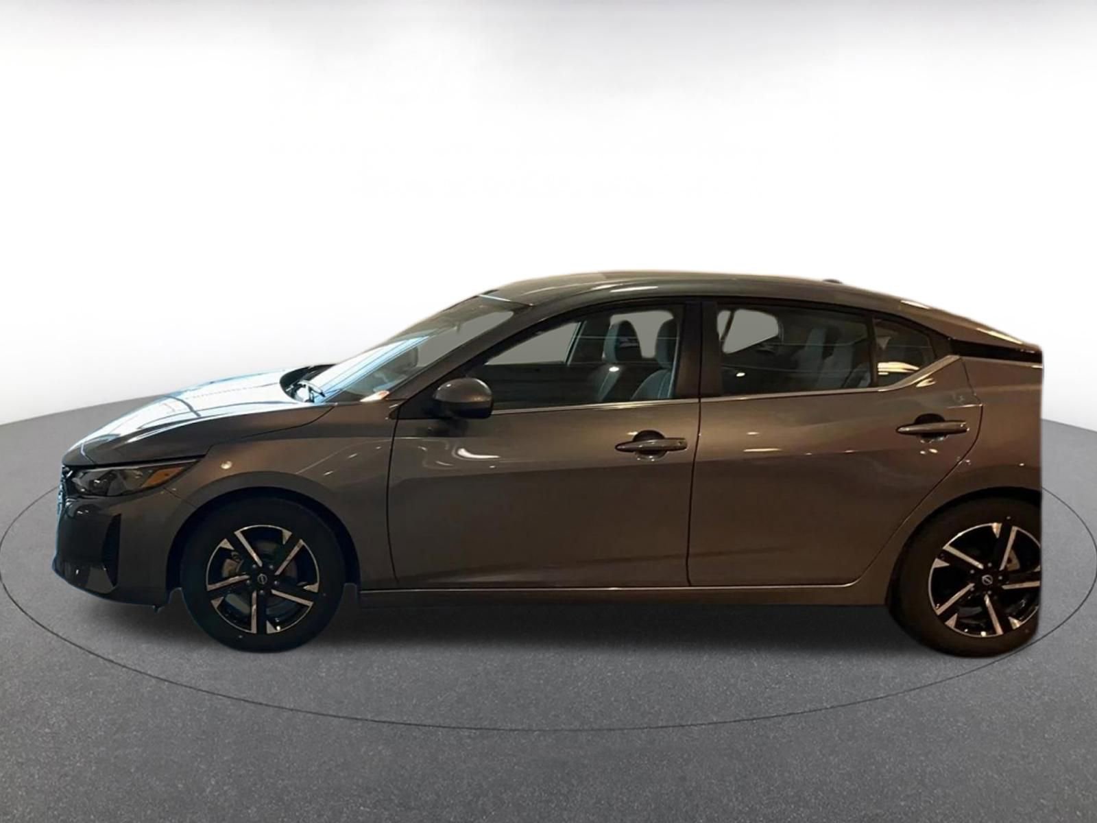 Thumbnail: 2025 Nissan Sentra - 9