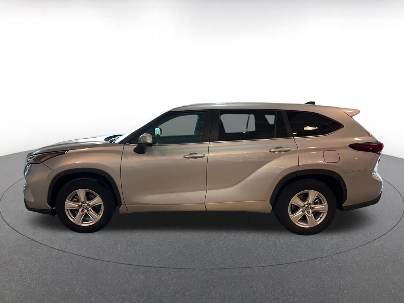 Thumbnail: 2025 Toyota Highlander - 9