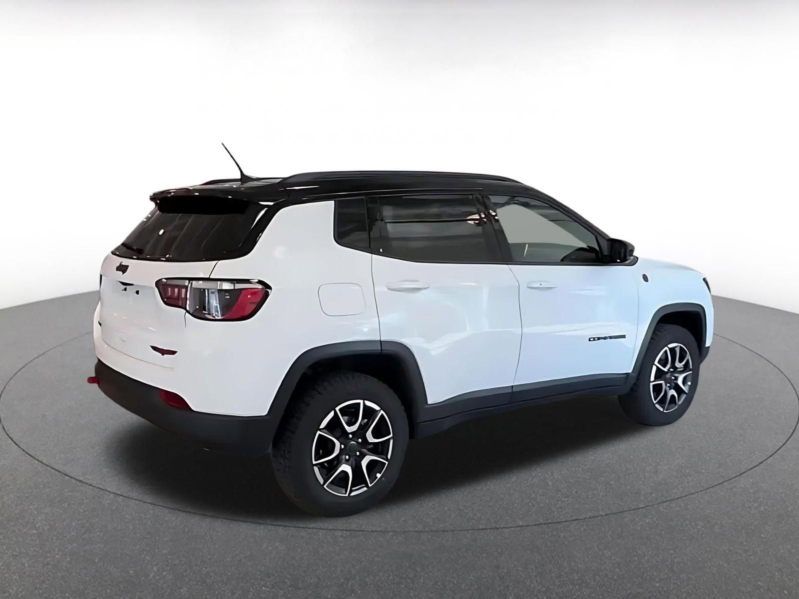 Thumbnail: 2025 Jeep Compass - 14