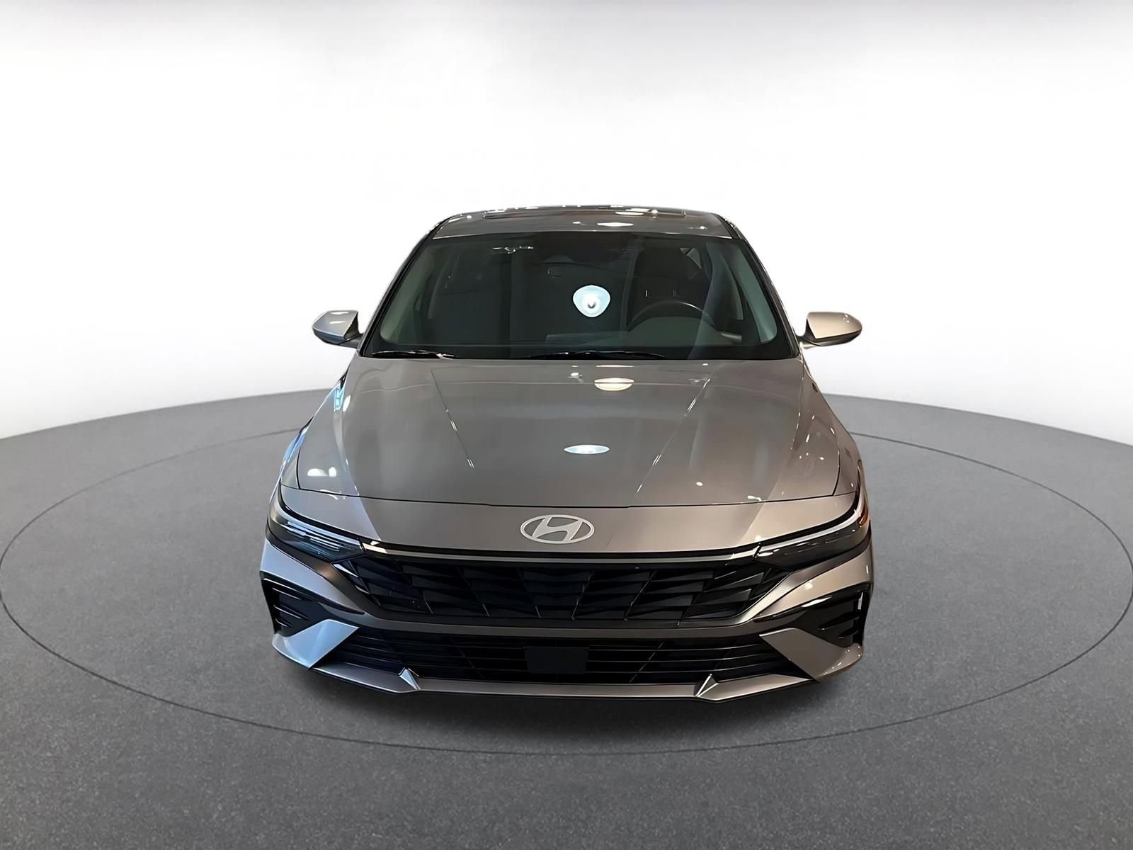 Thumbnail: 2025 Hyundai Elantra - 4