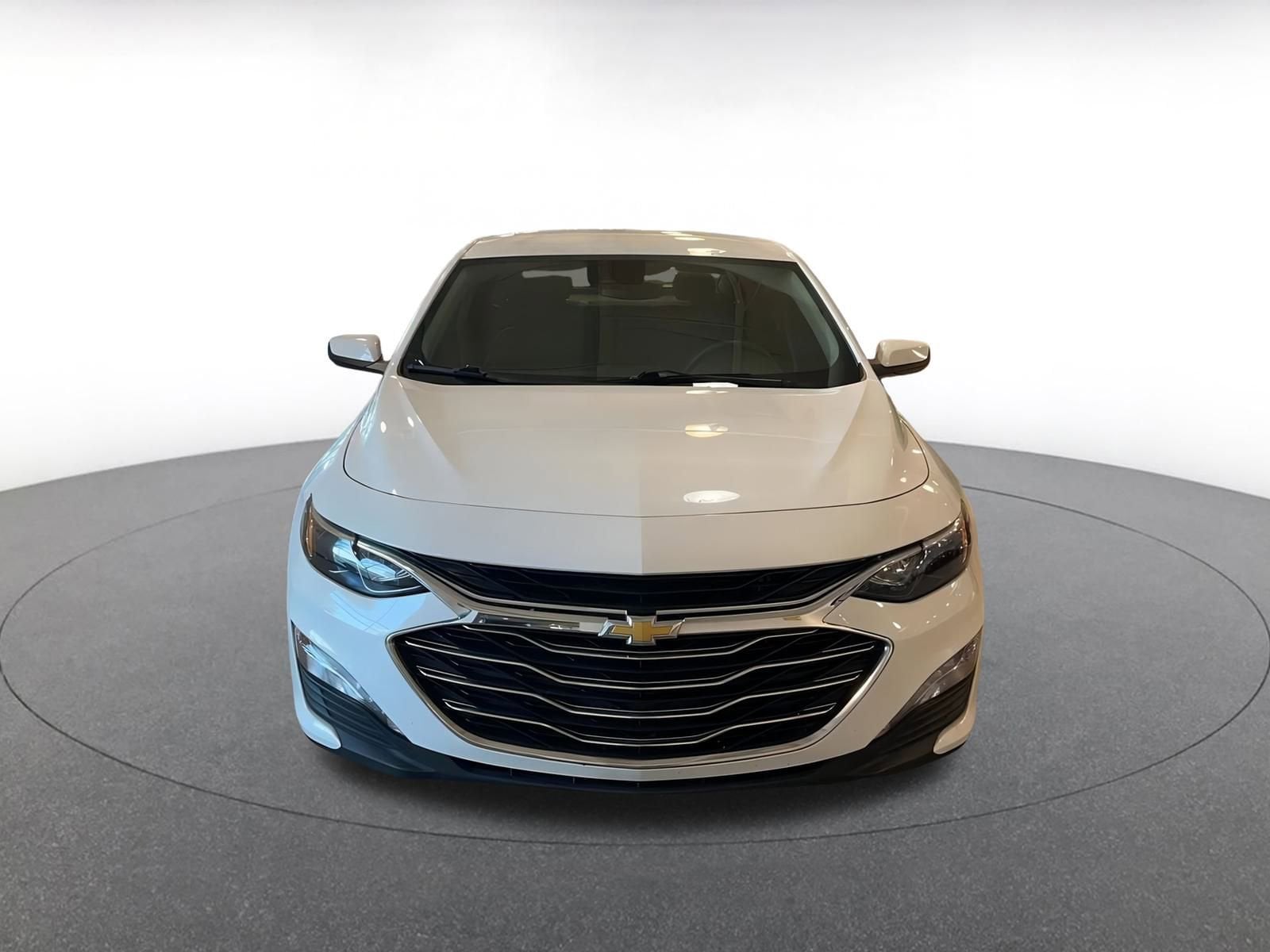 Thumbnail: 2023 Chevrolet Malibu - 4