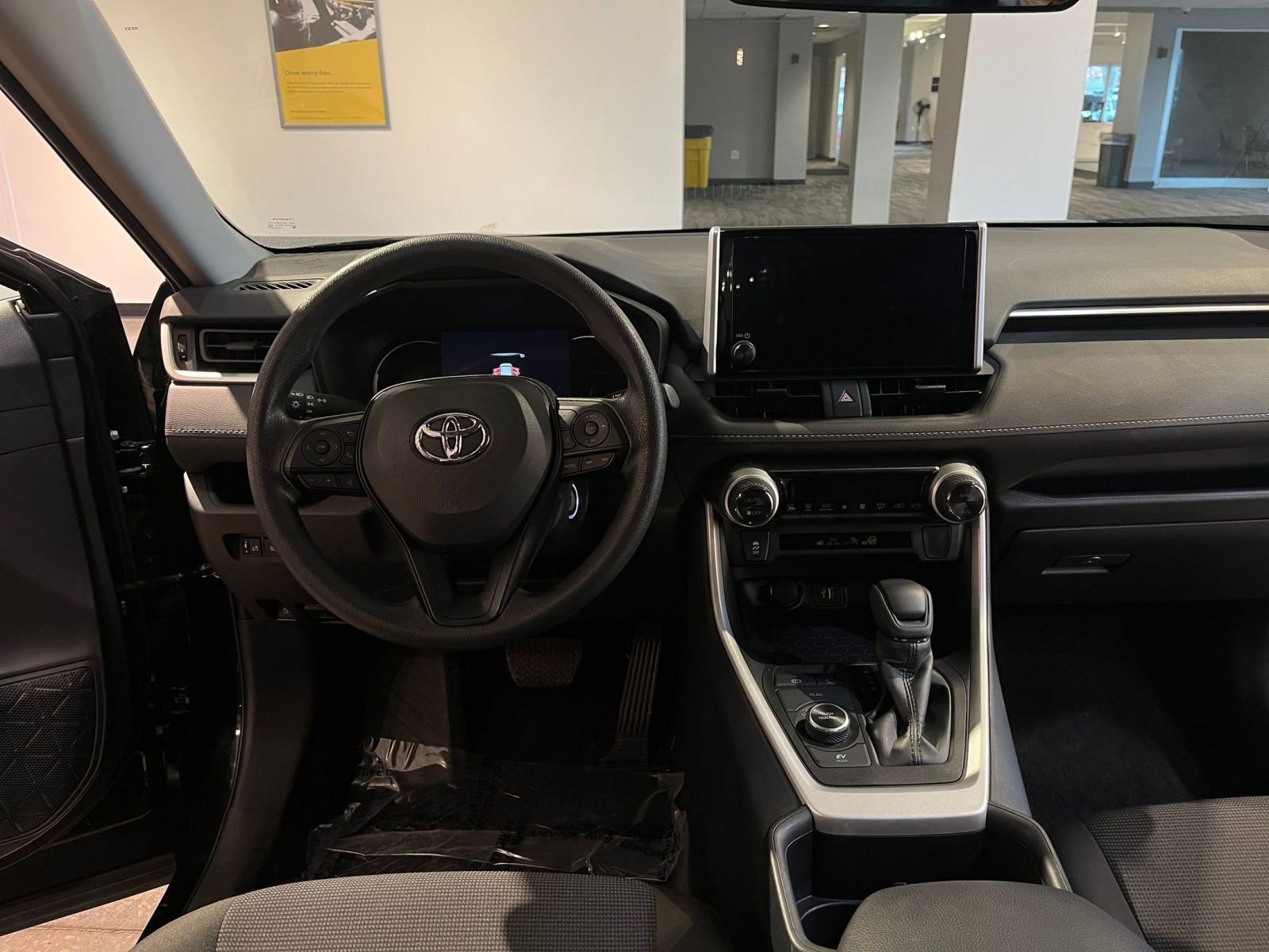 Thumbnail: 2025 Toyota RAV4 - 34