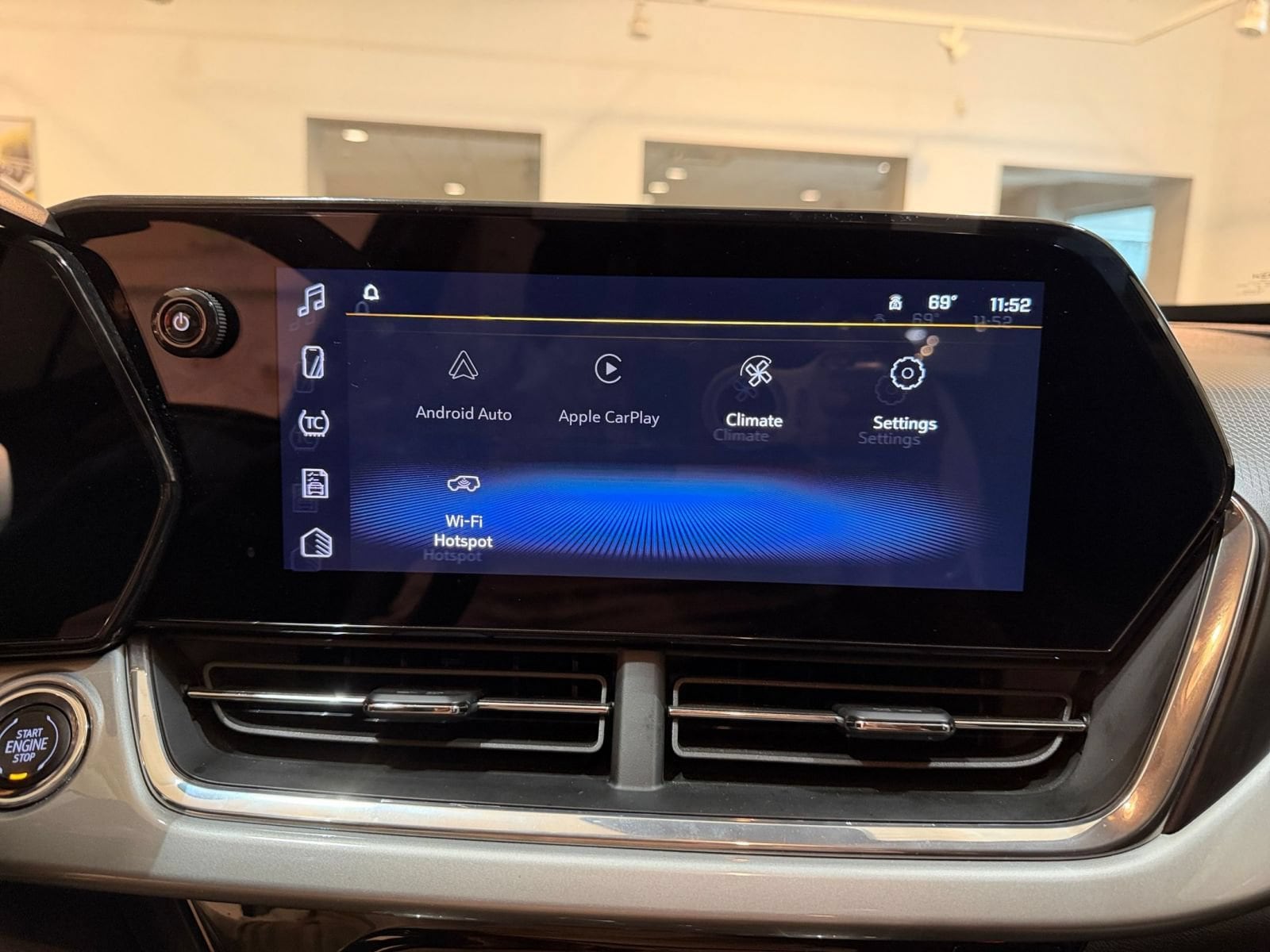 Thumbnail: 2025 Chevrolet Trax - 20