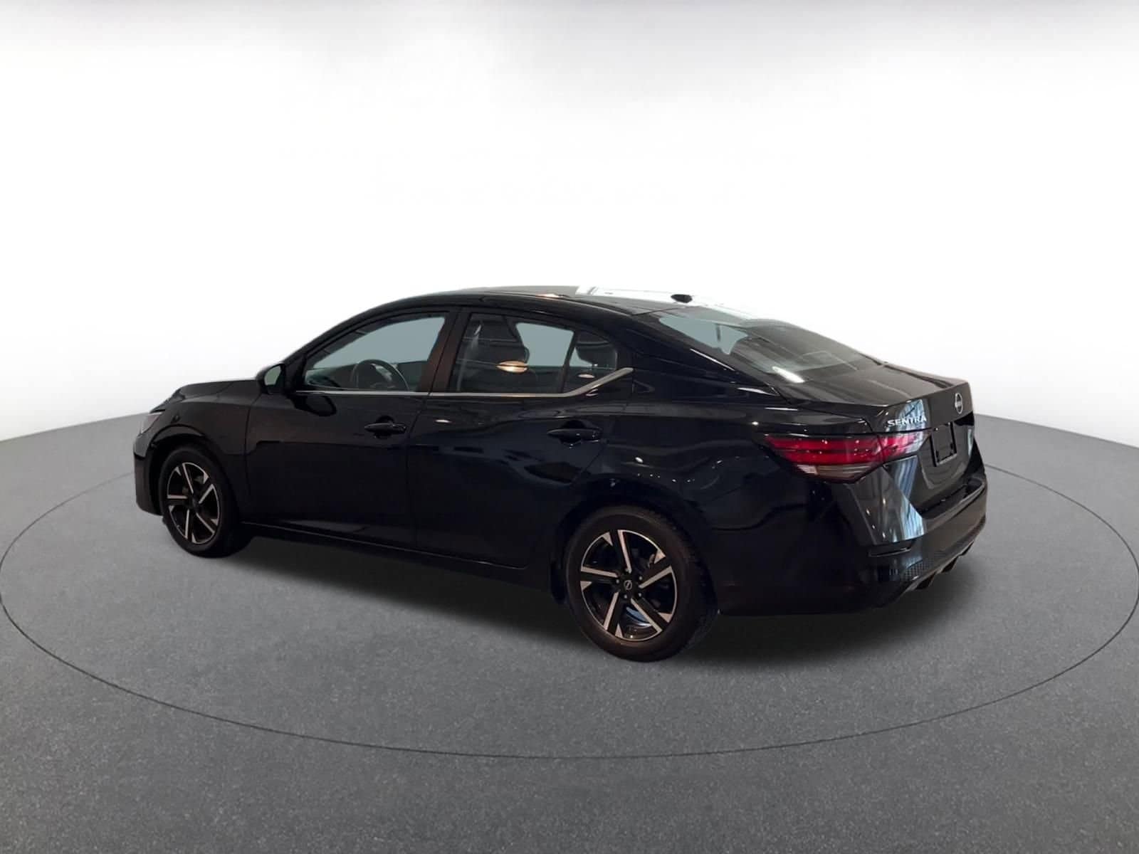 Thumbnail: 2024 Nissan Sentra - 10