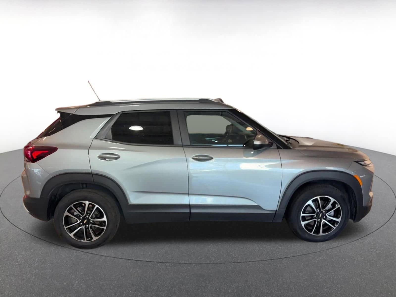 Thumbnail: 2025 Chevrolet TrailBlazer - 16