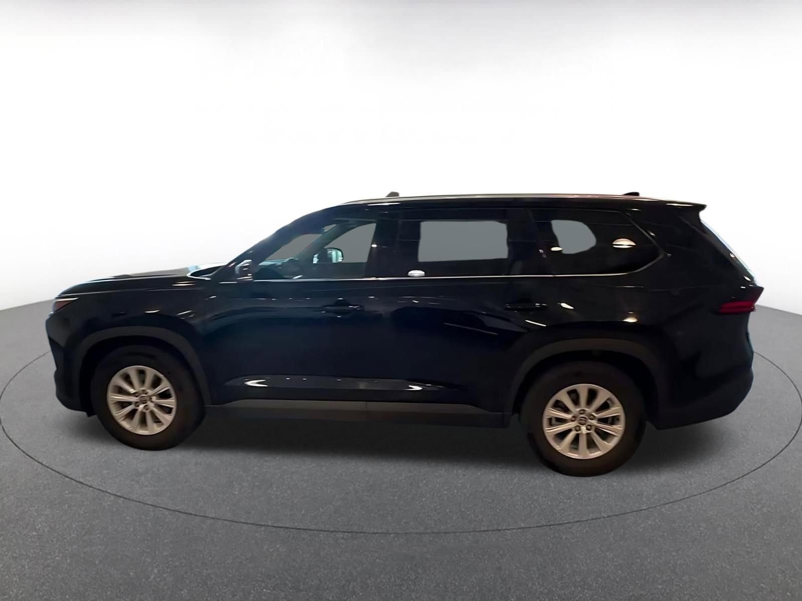 Thumbnail: 2025 Toyota Grand Highlander - 8
