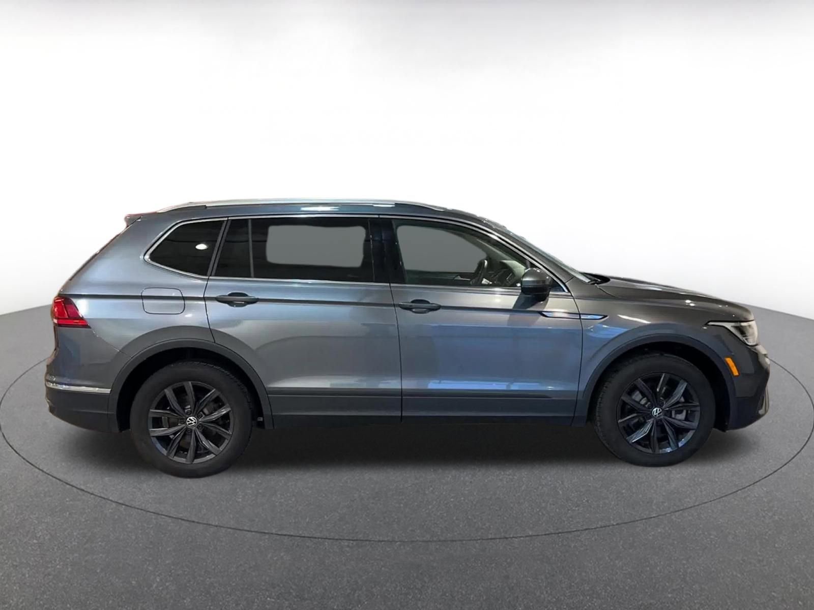 Thumbnail: 2024 Volkswagen Tiguan - 16