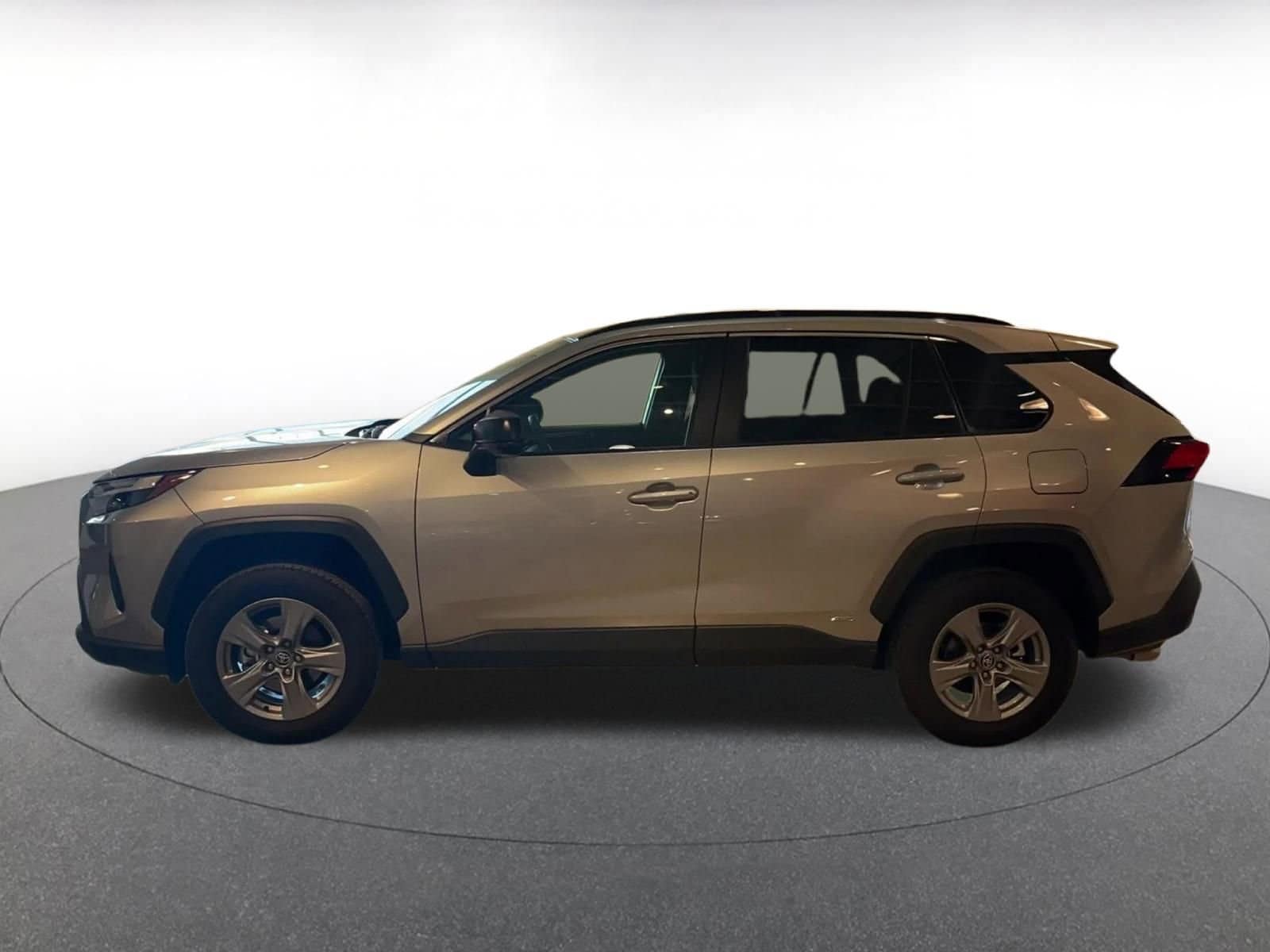 Thumbnail: 2025 Toyota RAV4 - 9