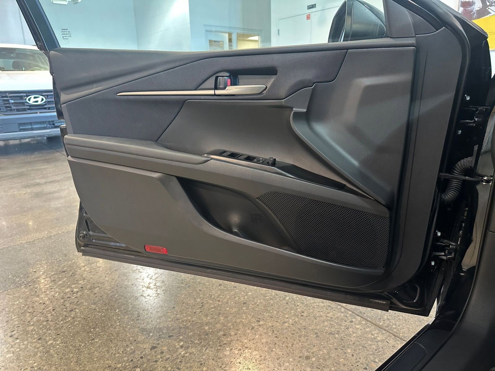 Thumbnail: 2025 Toyota Camry - 20