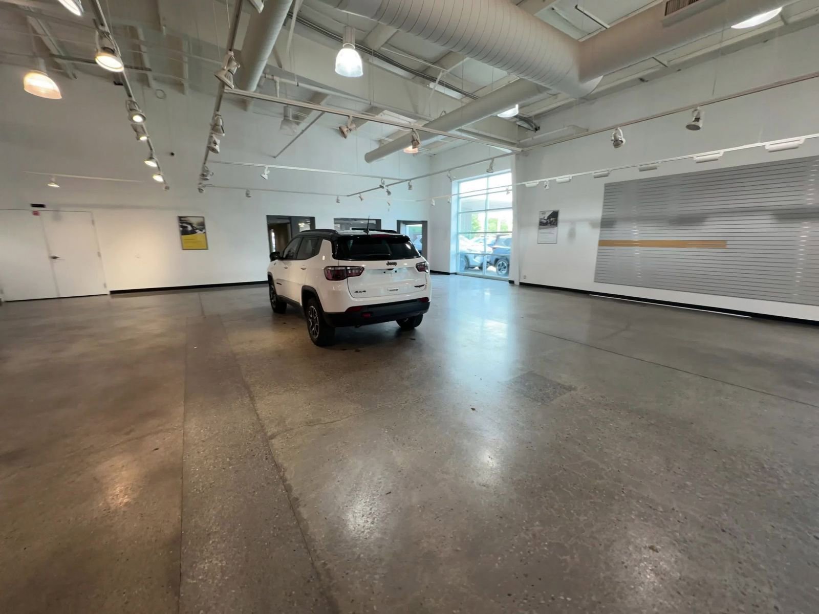 Thumbnail: 2025 Jeep Compass - 14