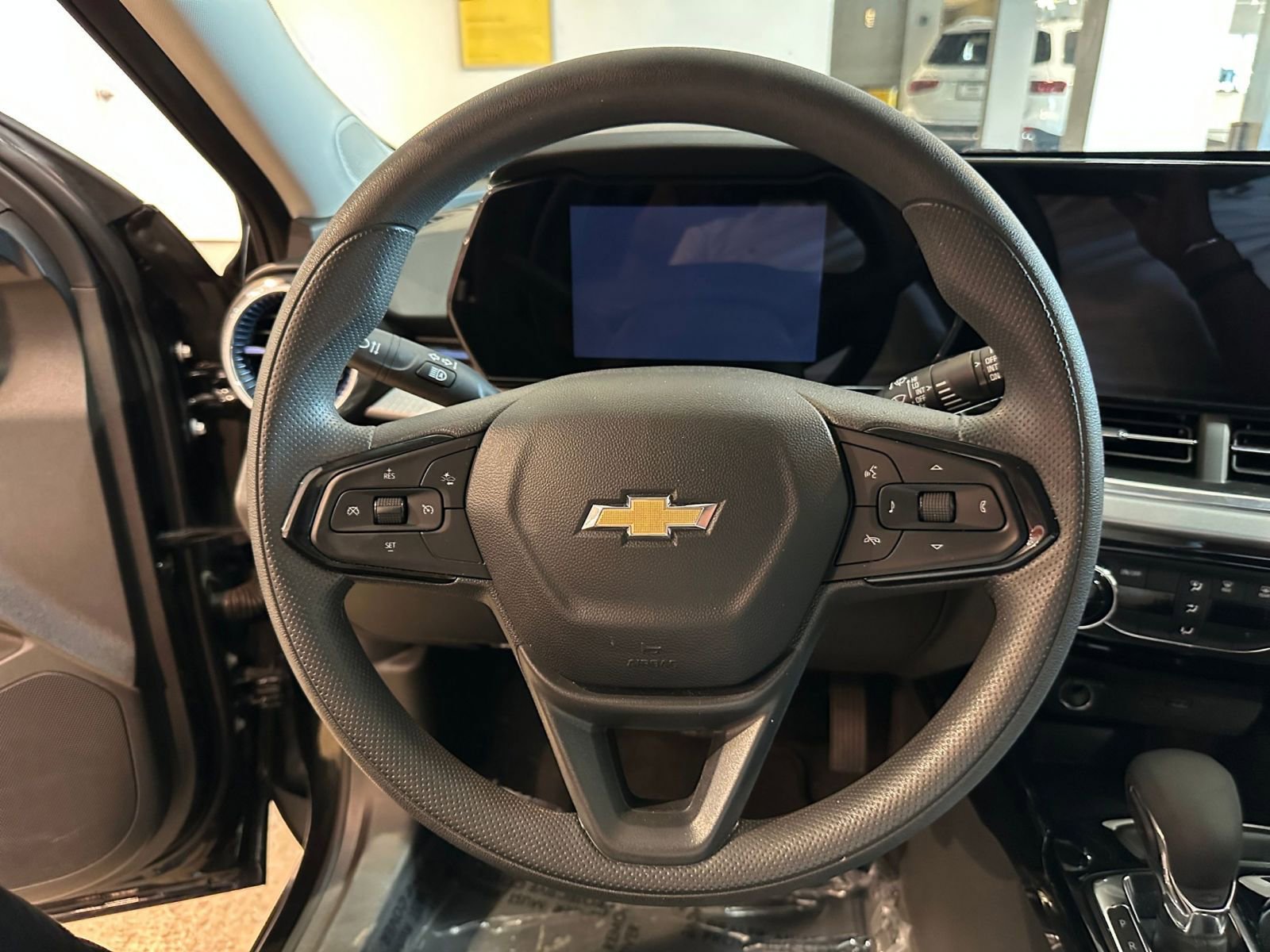 Thumbnail: 2025 Chevrolet Trax - 27