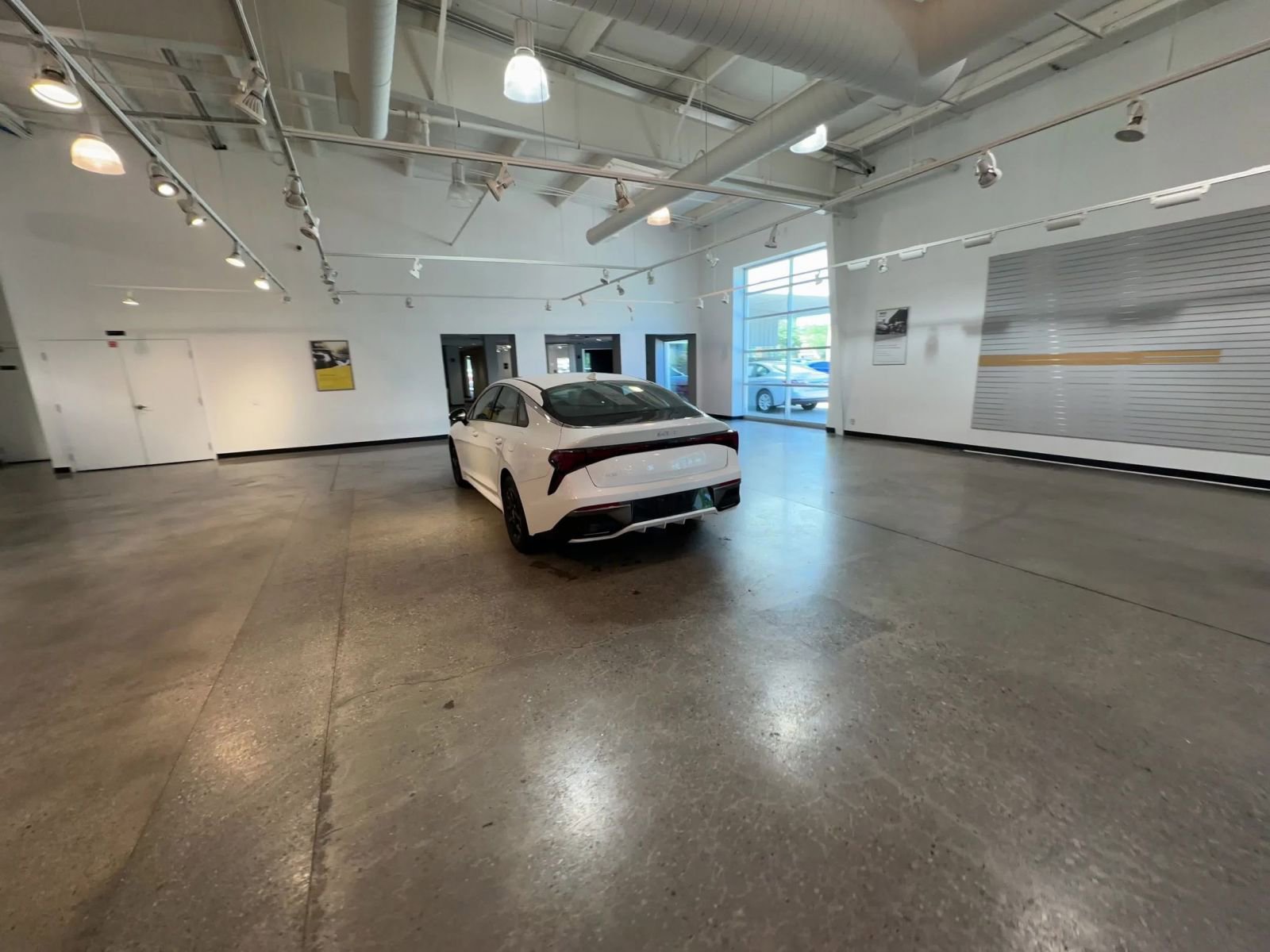 Thumbnail: 2025 Kia K5 - 15