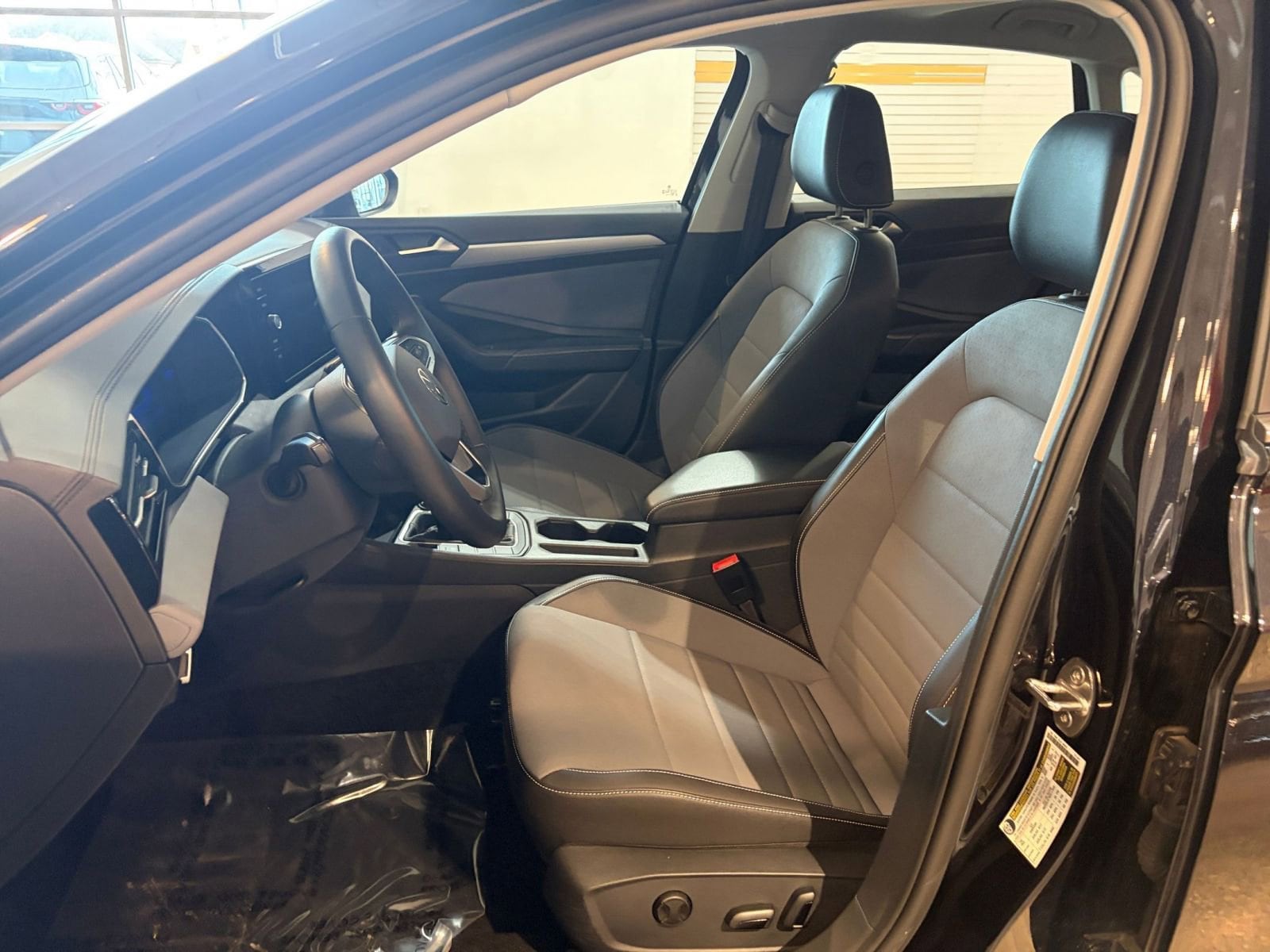 Thumbnail: 2025 Volkswagen Jetta - 25