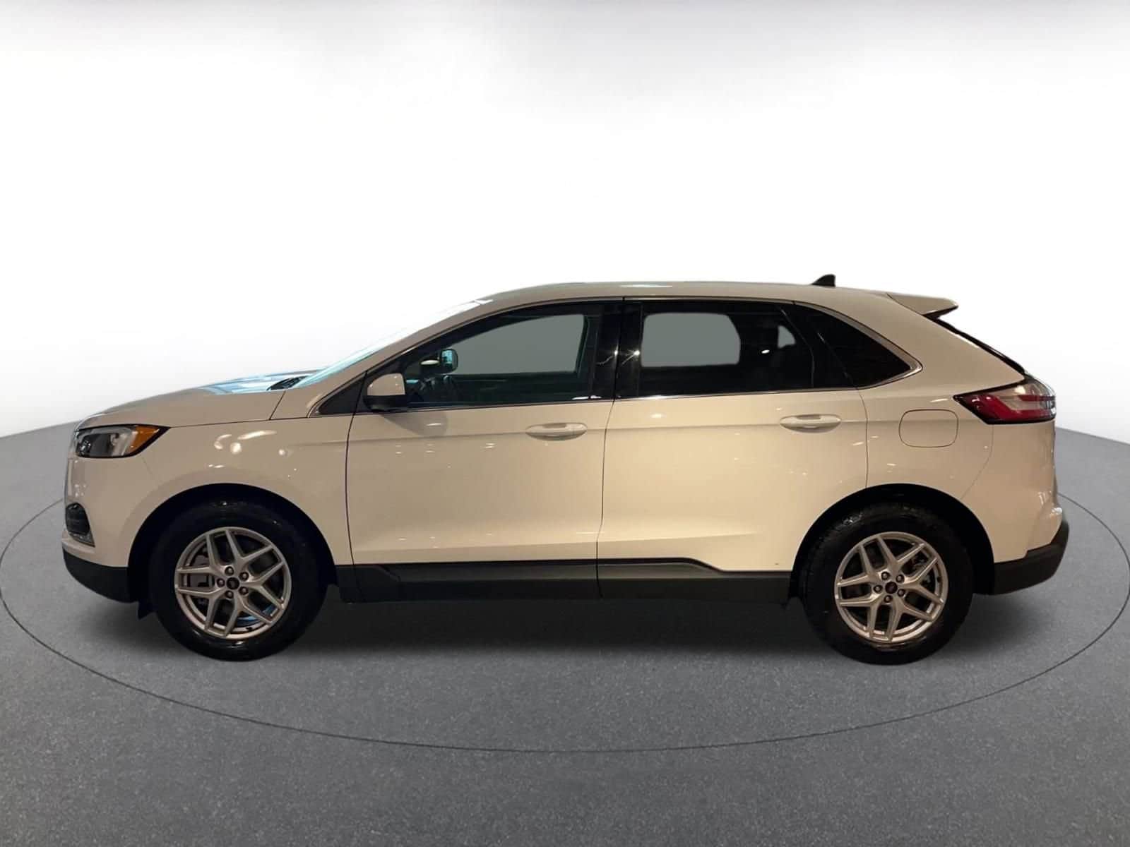 Thumbnail: 2024 Ford Edge - 9
