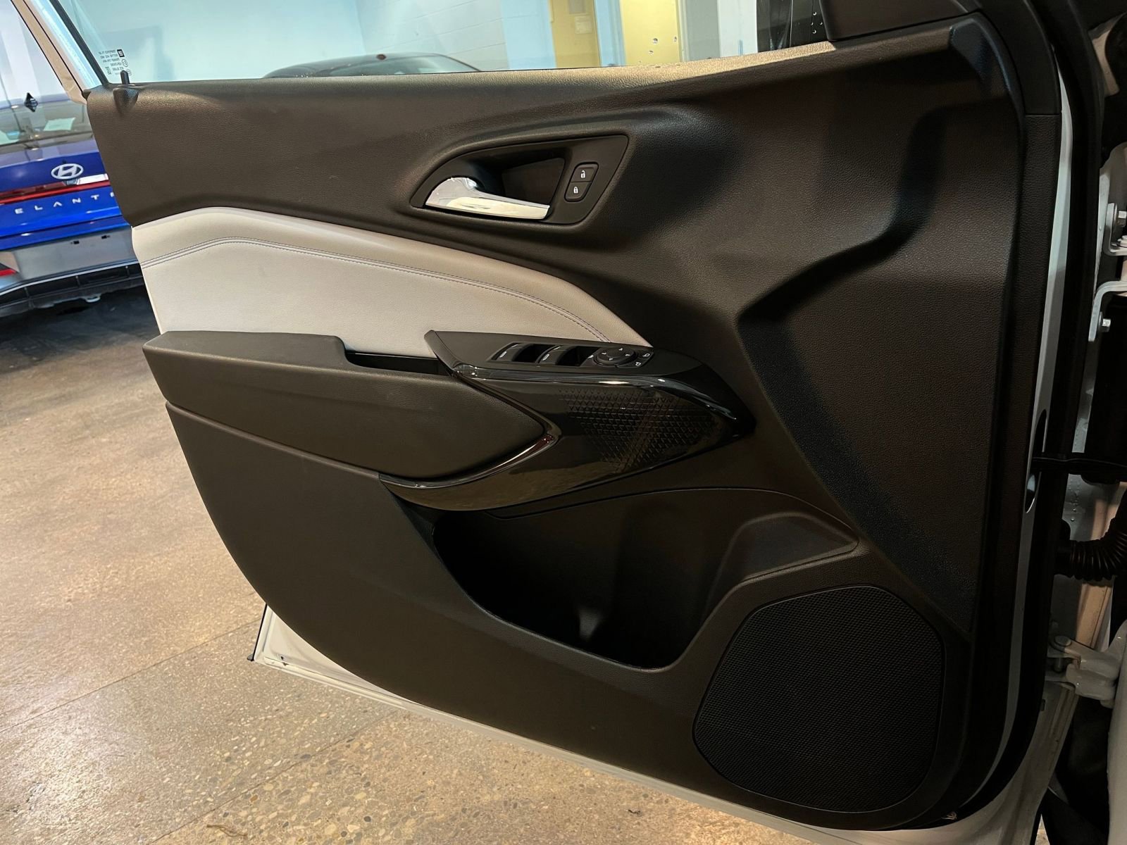 Thumbnail: 2025 Chevrolet Trax - 18