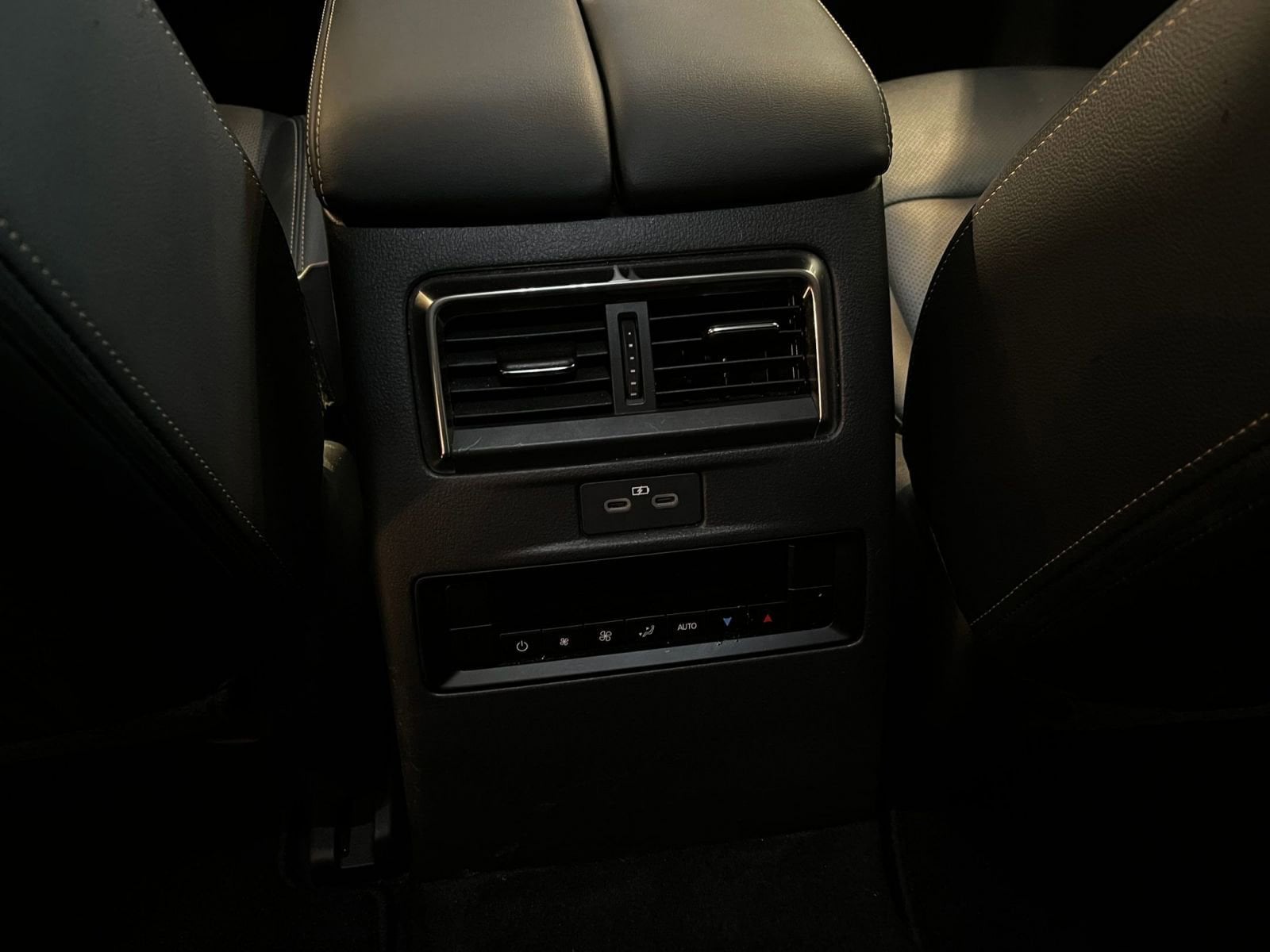 Thumbnail: 2025 Mazda CX-70 - 24