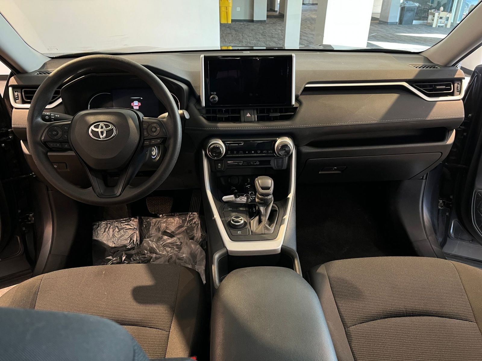 Thumbnail: 2025 Toyota RAV4 - 33