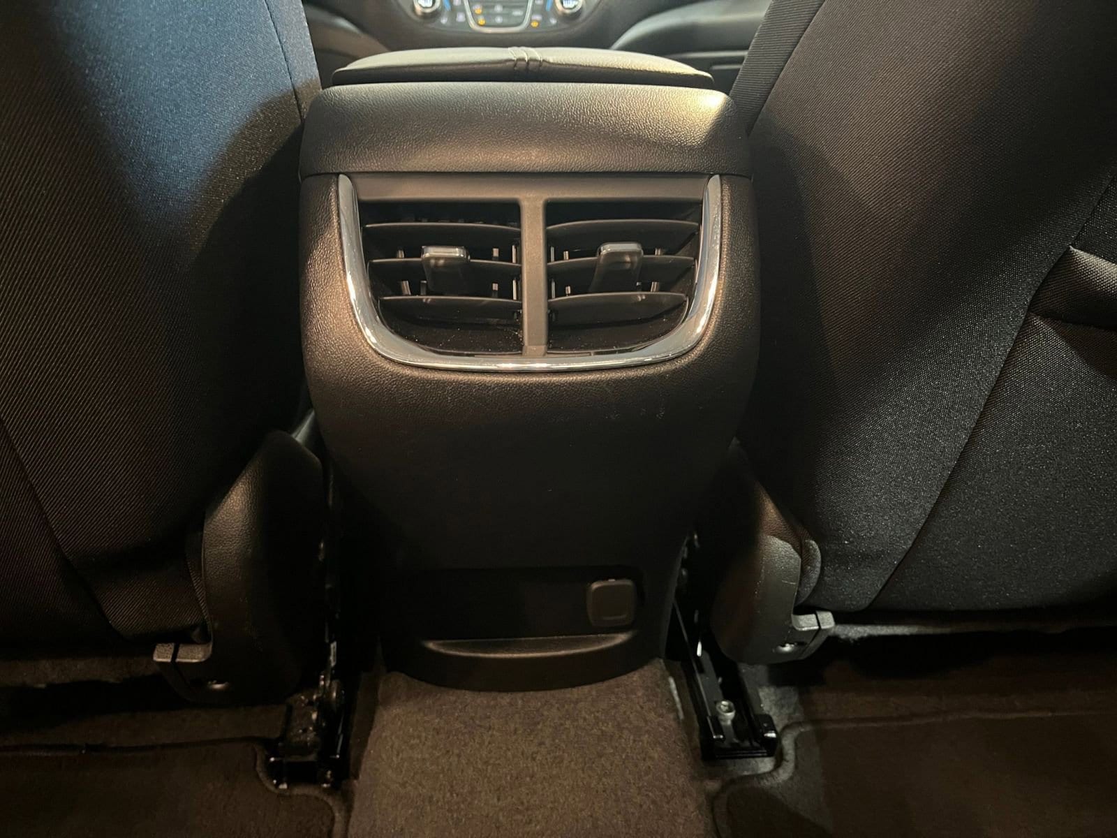 Thumbnail: 2024 Chevrolet Malibu - 24