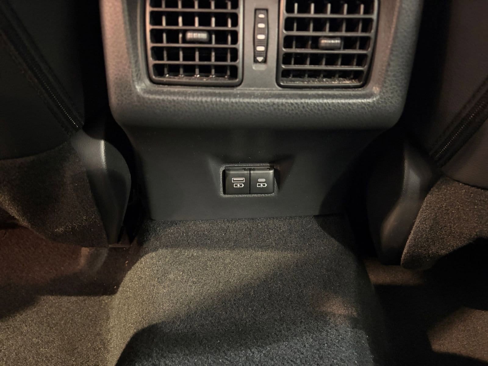 Thumbnail: 2025 Toyota Camry - 24