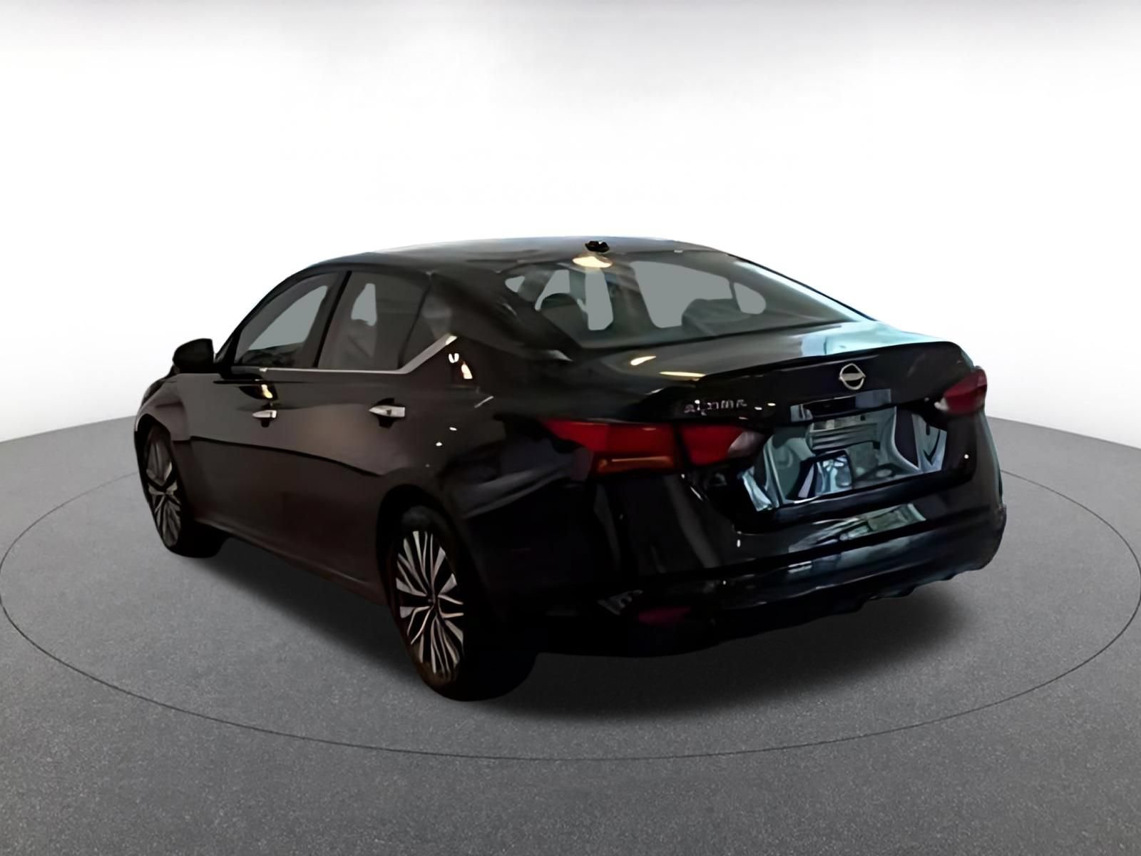 Thumbnail: 2025 Nissan Altima - 12