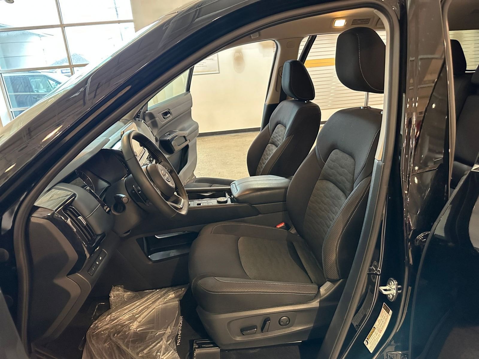 Thumbnail: 2025 Nissan Pathfinder - 28