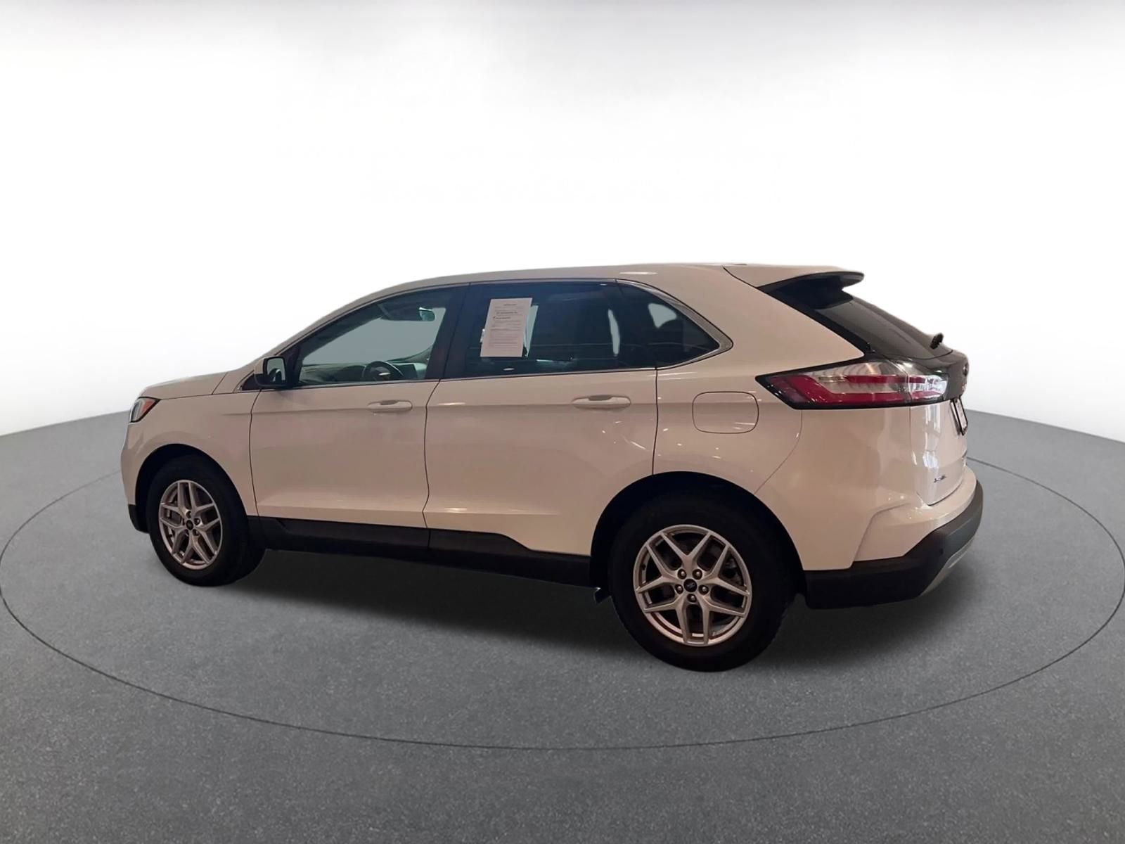 Thumbnail: 2023 Ford Edge - 9