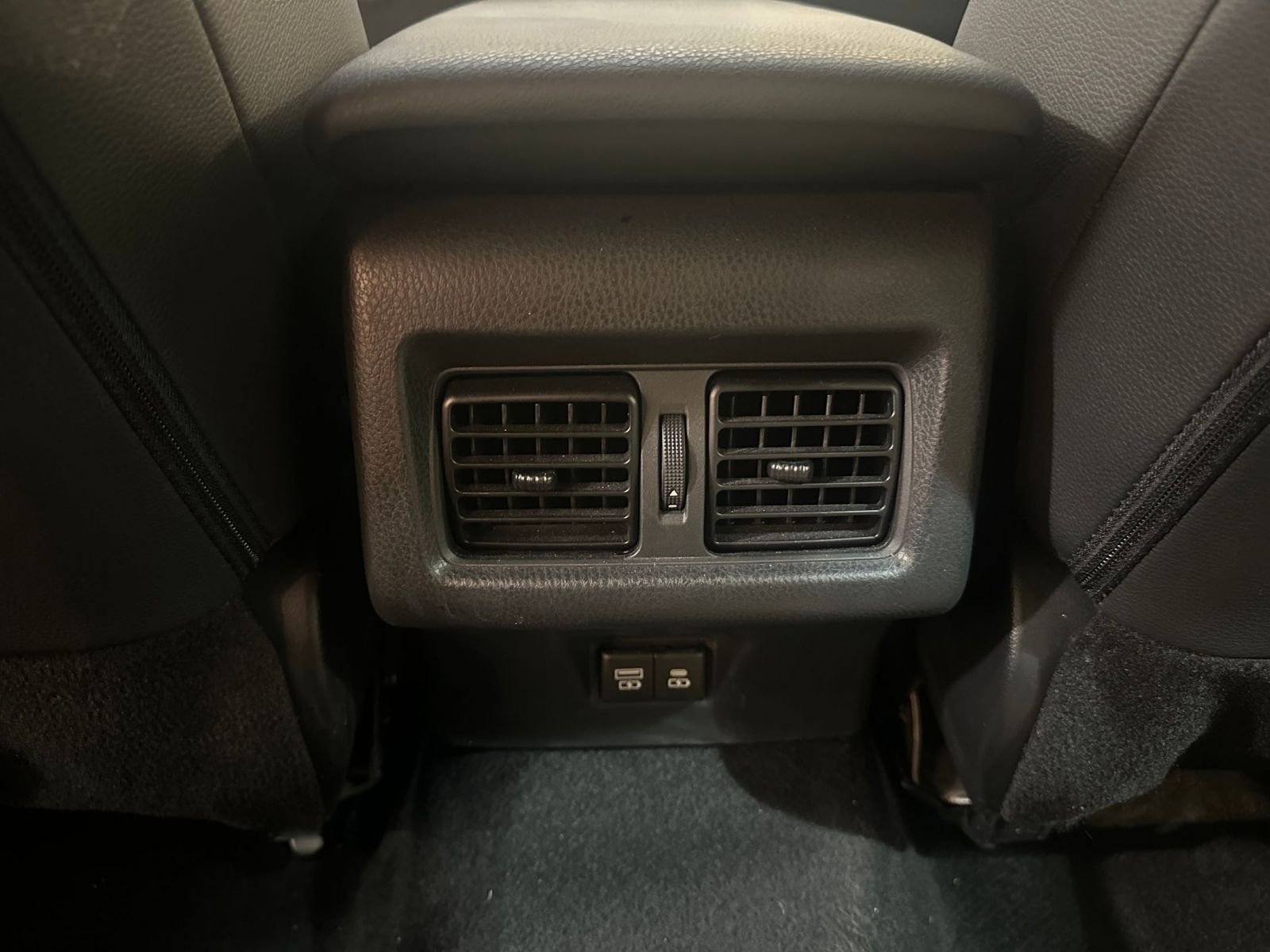 Thumbnail: 2025 Toyota Camry - 24