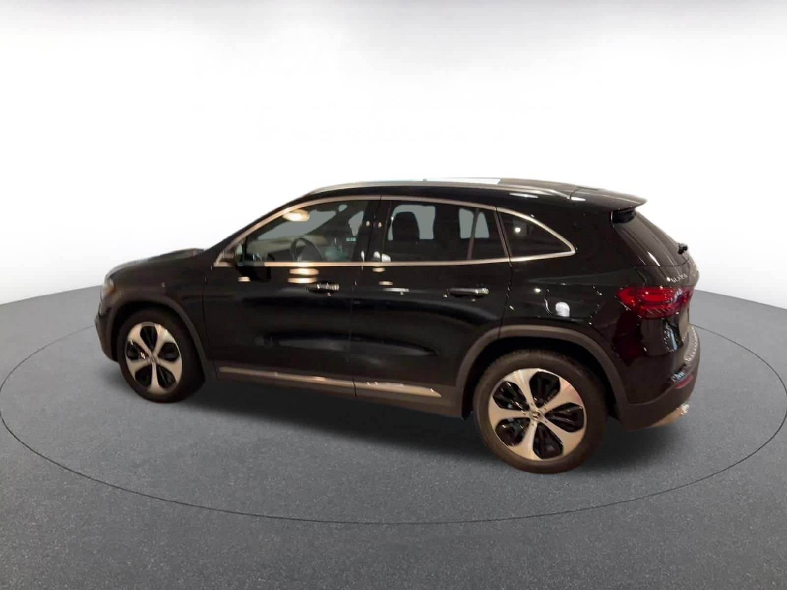 Thumbnail: 2025 Mercedes-Benz GLA - 10