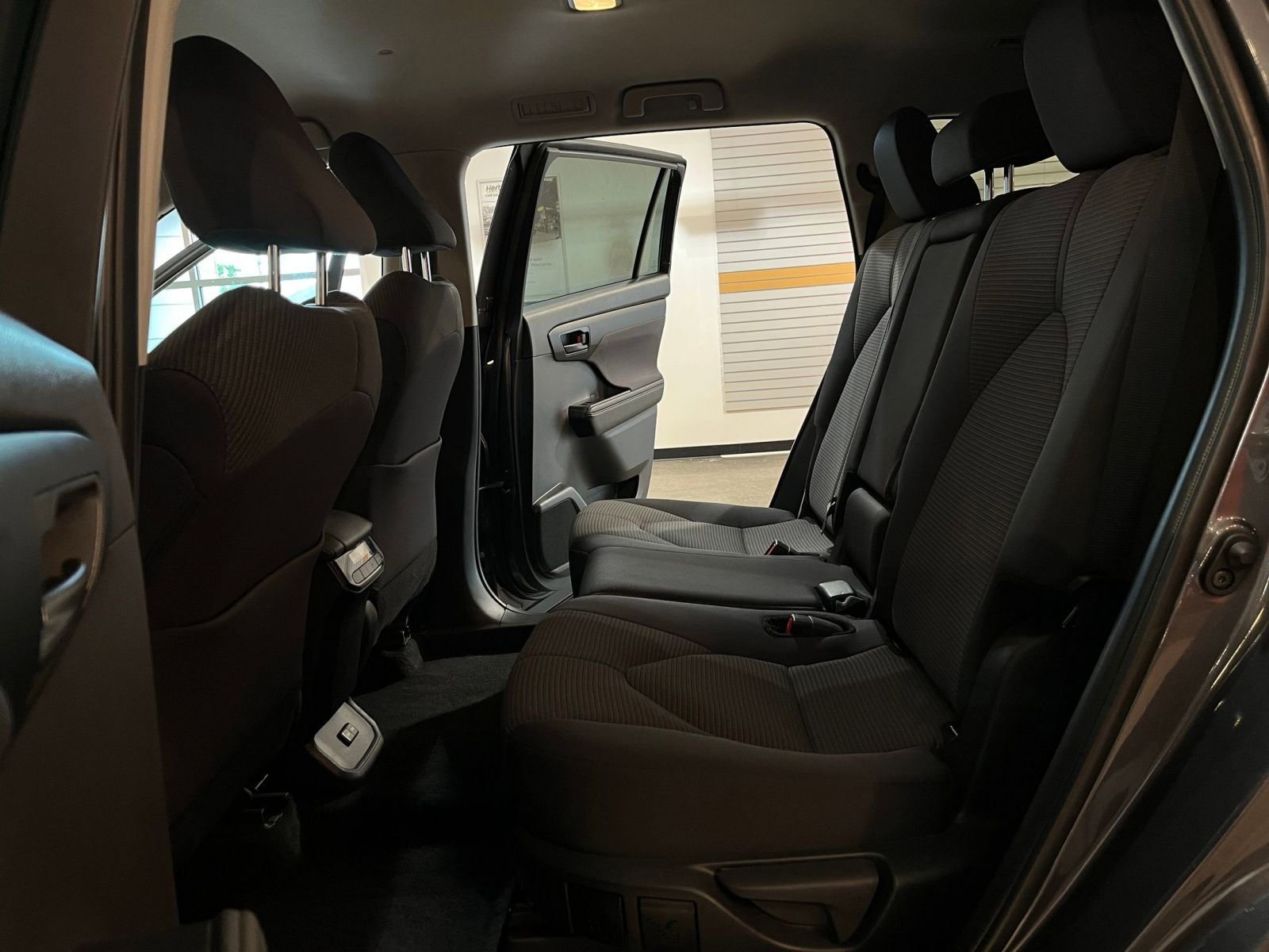 Thumbnail: 2025 Toyota Highlander - 27