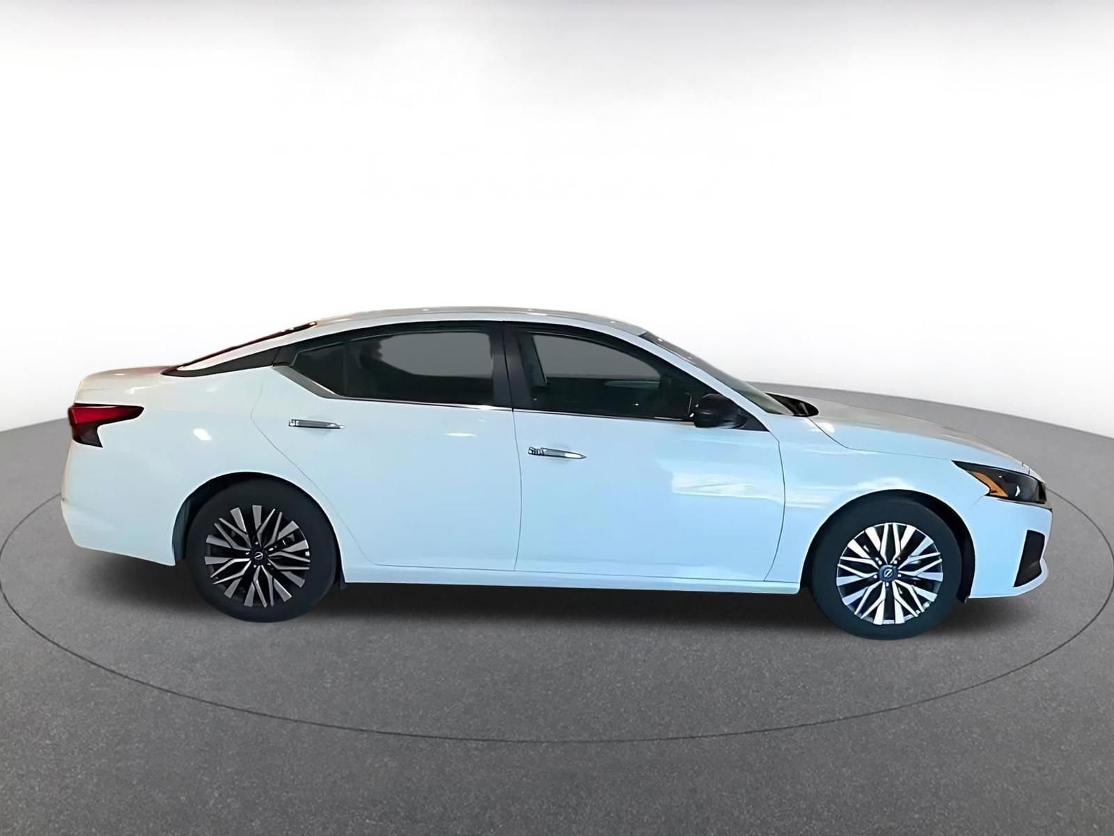 Thumbnail: 2025 Nissan Altima - 12