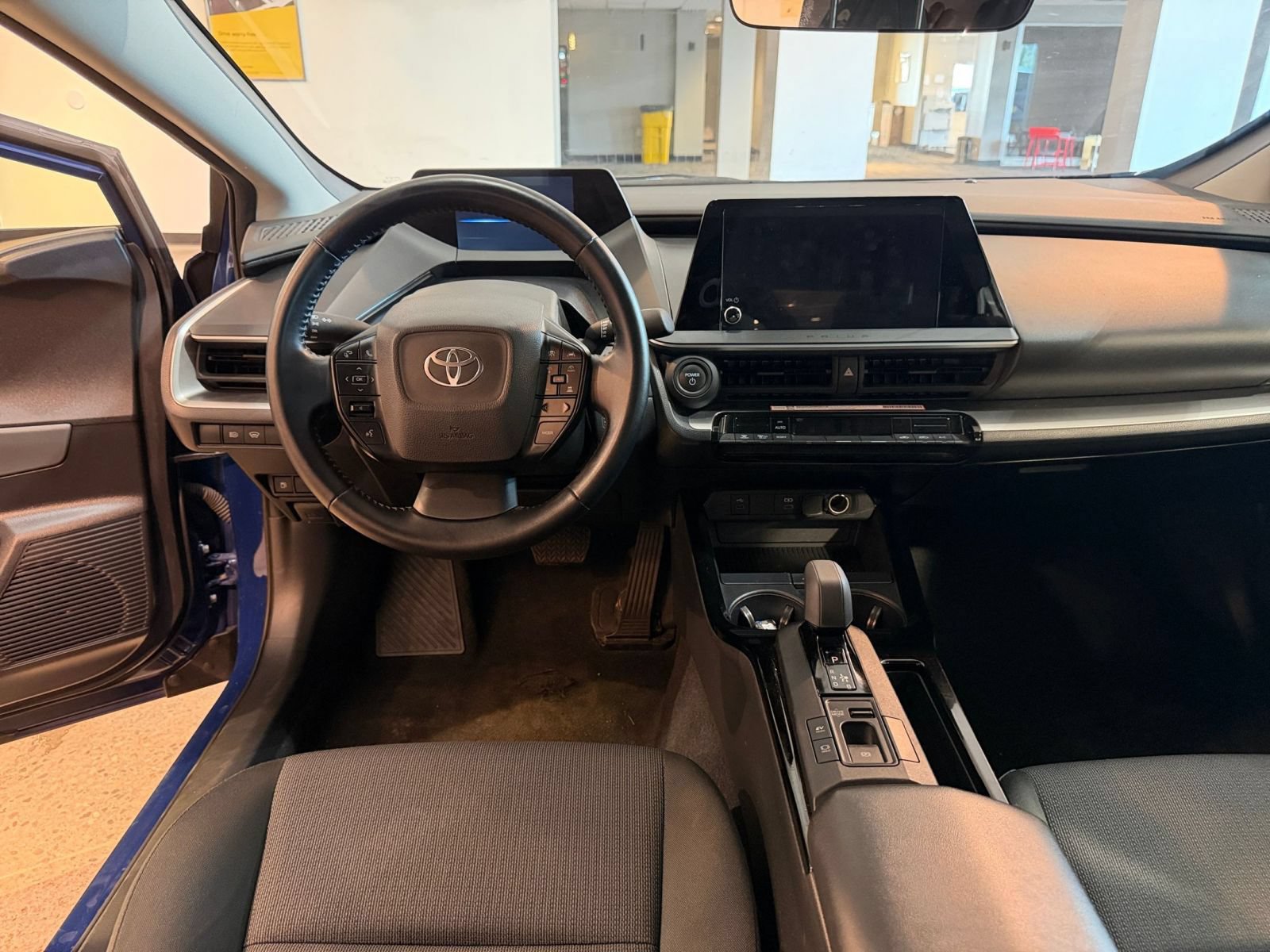Thumbnail: 2025 Toyota Prius - 32