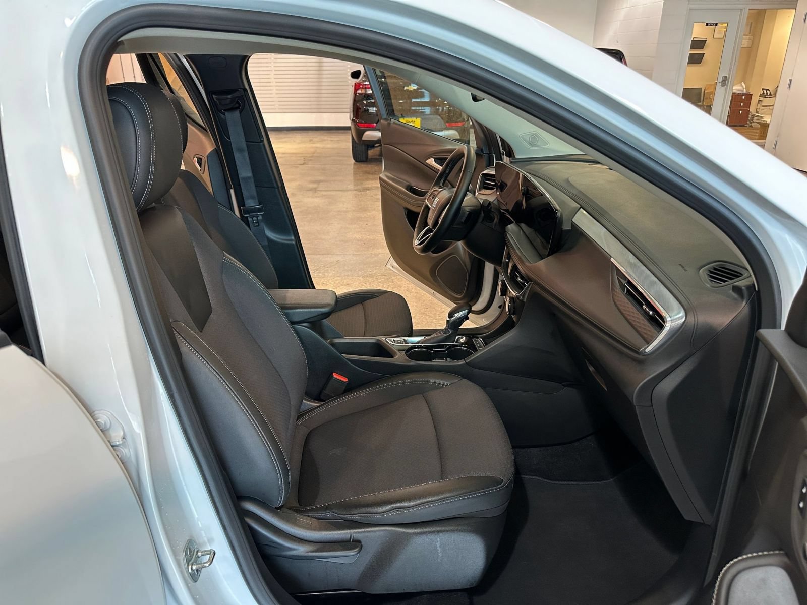 Thumbnail: 2026 Buick Encore GX - 34