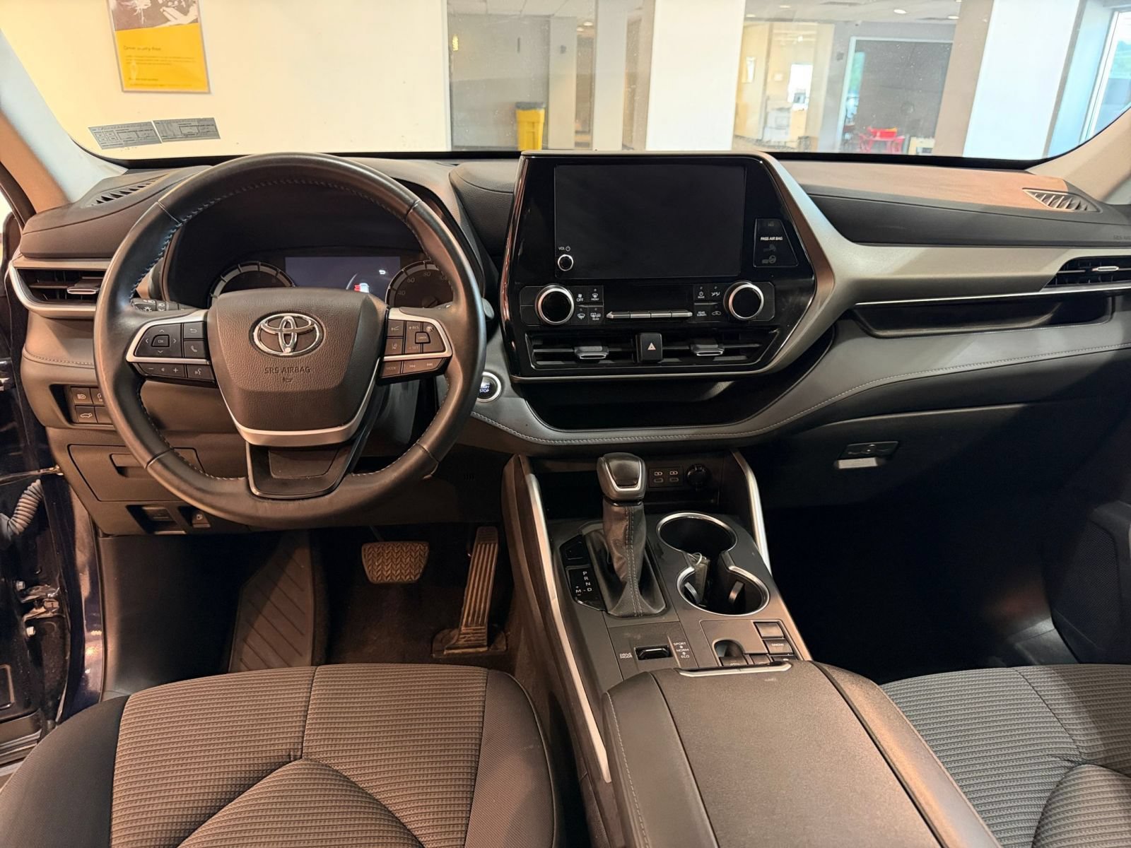 Thumbnail: 2025 Toyota Highlander - 31