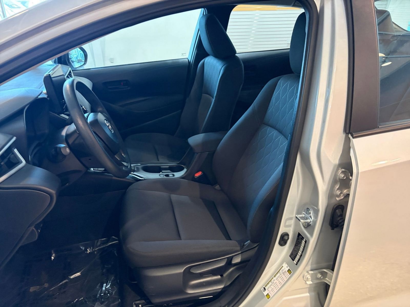 Thumbnail: 2025 Toyota Corolla - 25