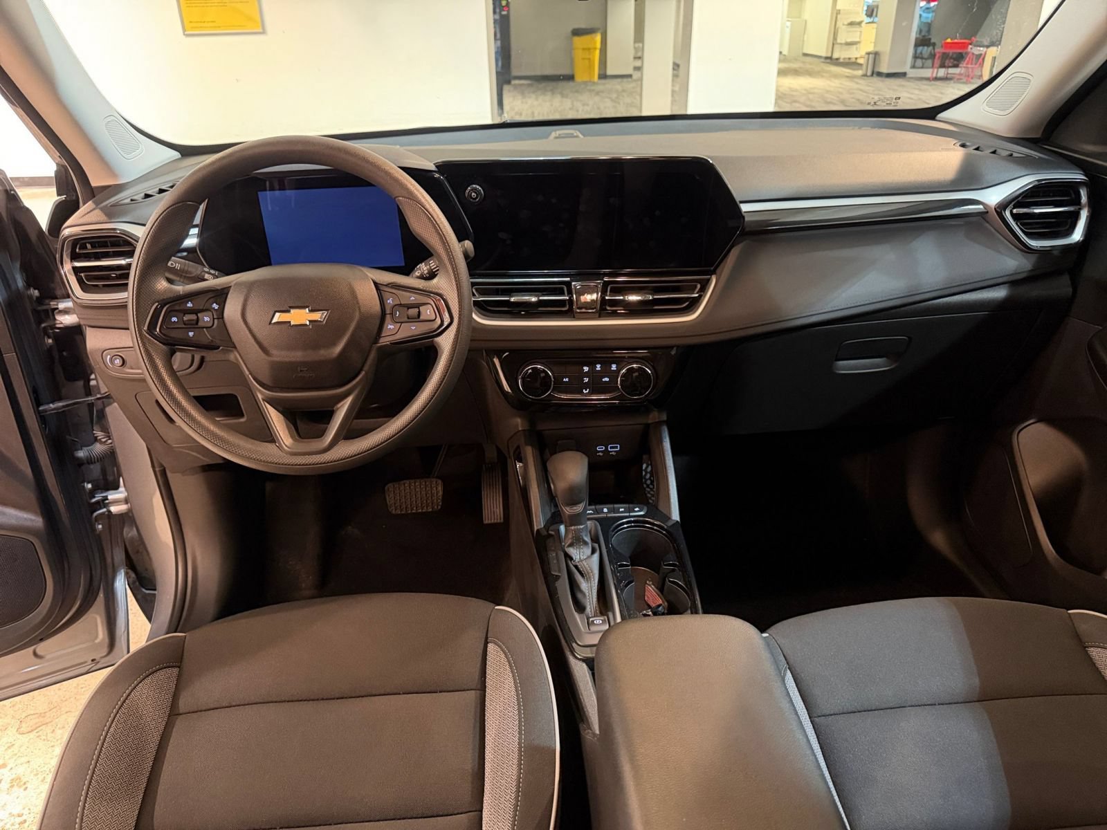 Thumbnail: 2025 Chevrolet TrailBlazer - 27