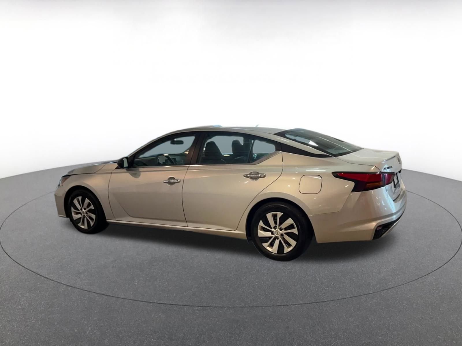 Thumbnail: 2024 Nissan Altima - 10