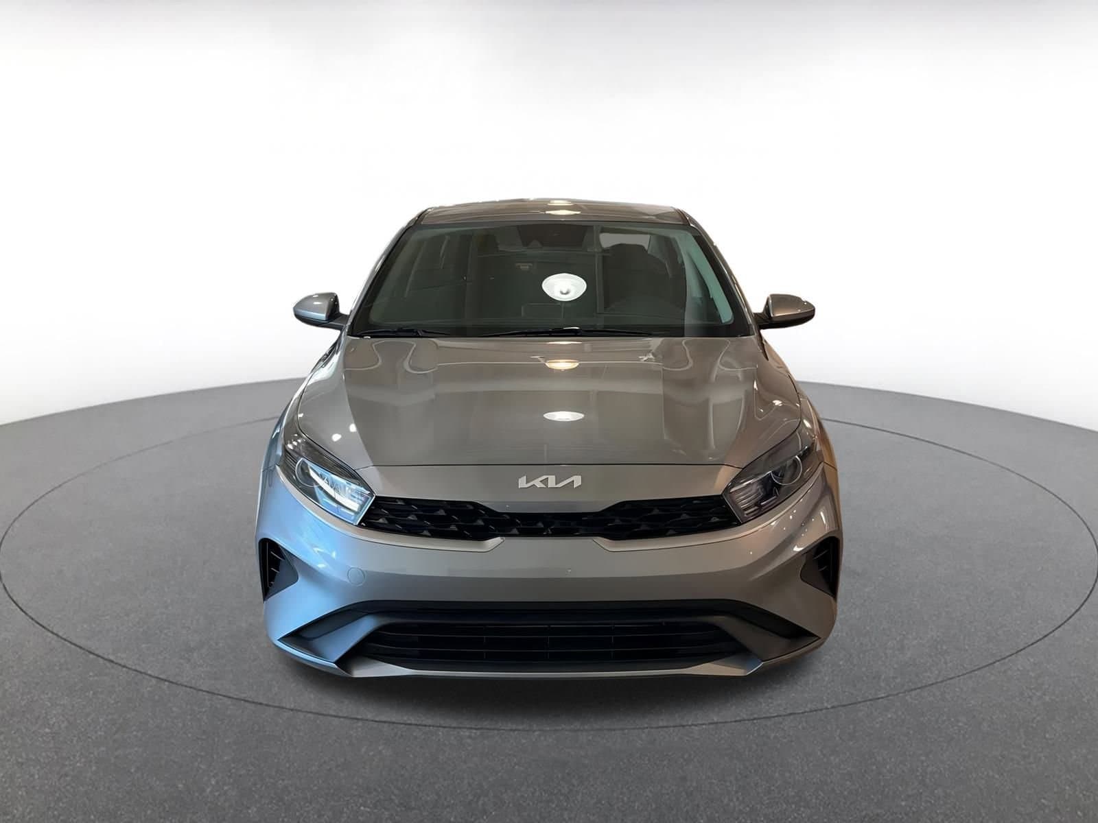 Thumbnail: 2024 Kia Forte - 4