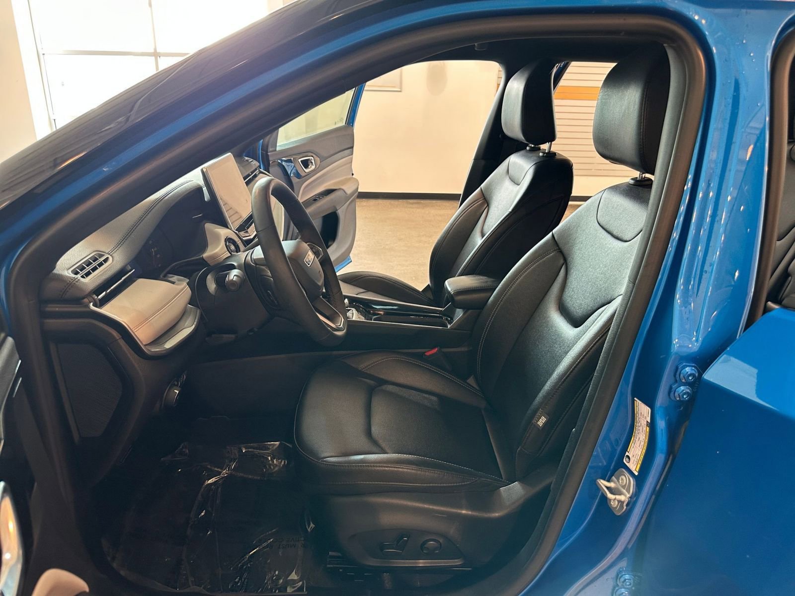 Thumbnail: 2025 Jeep Compass - 27