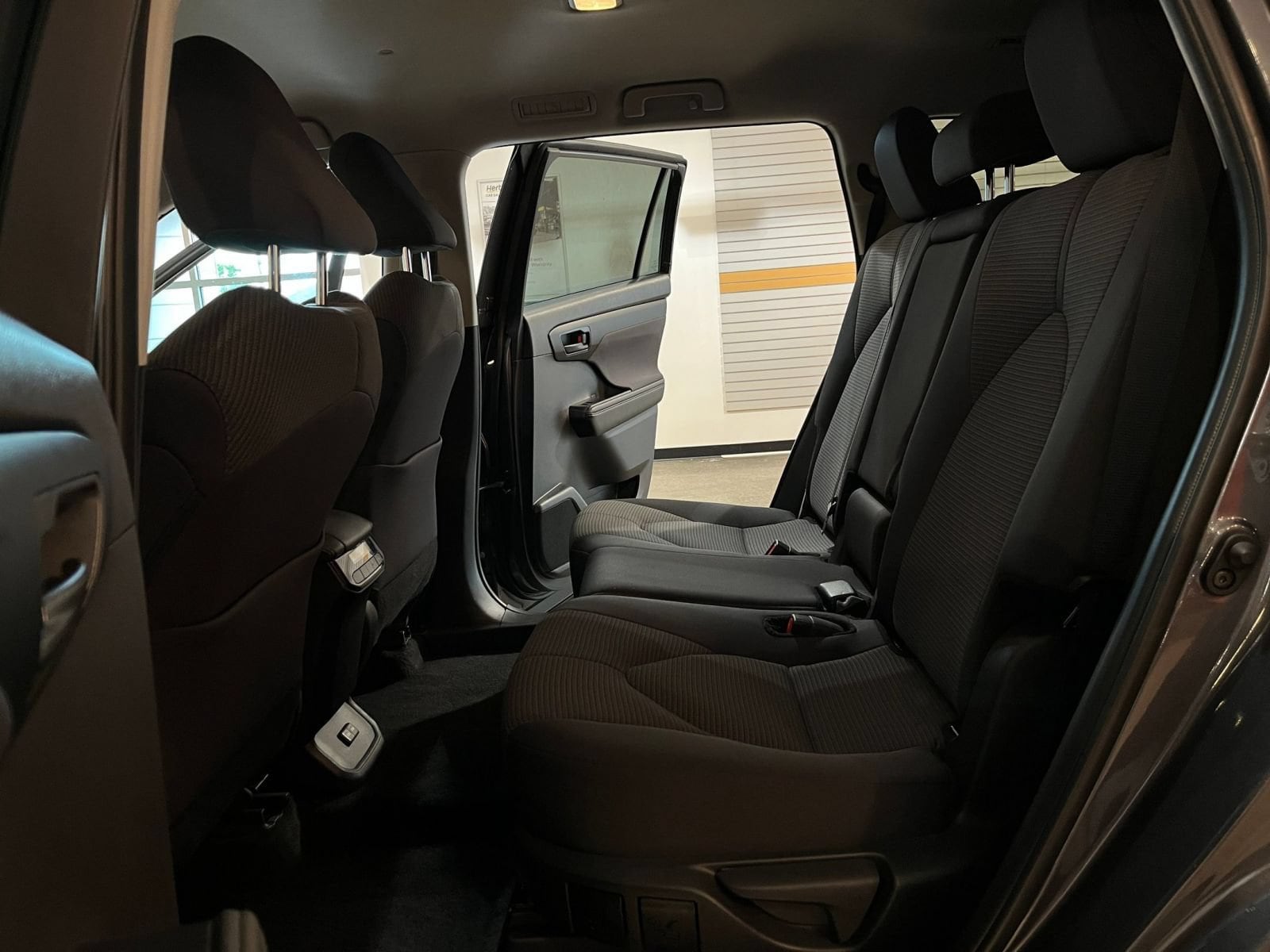 Thumbnail: 2025 Toyota Highlander - 27