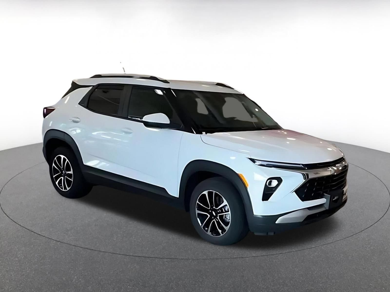Thumbnail: 2025 Chevrolet TrailBlazer - 2