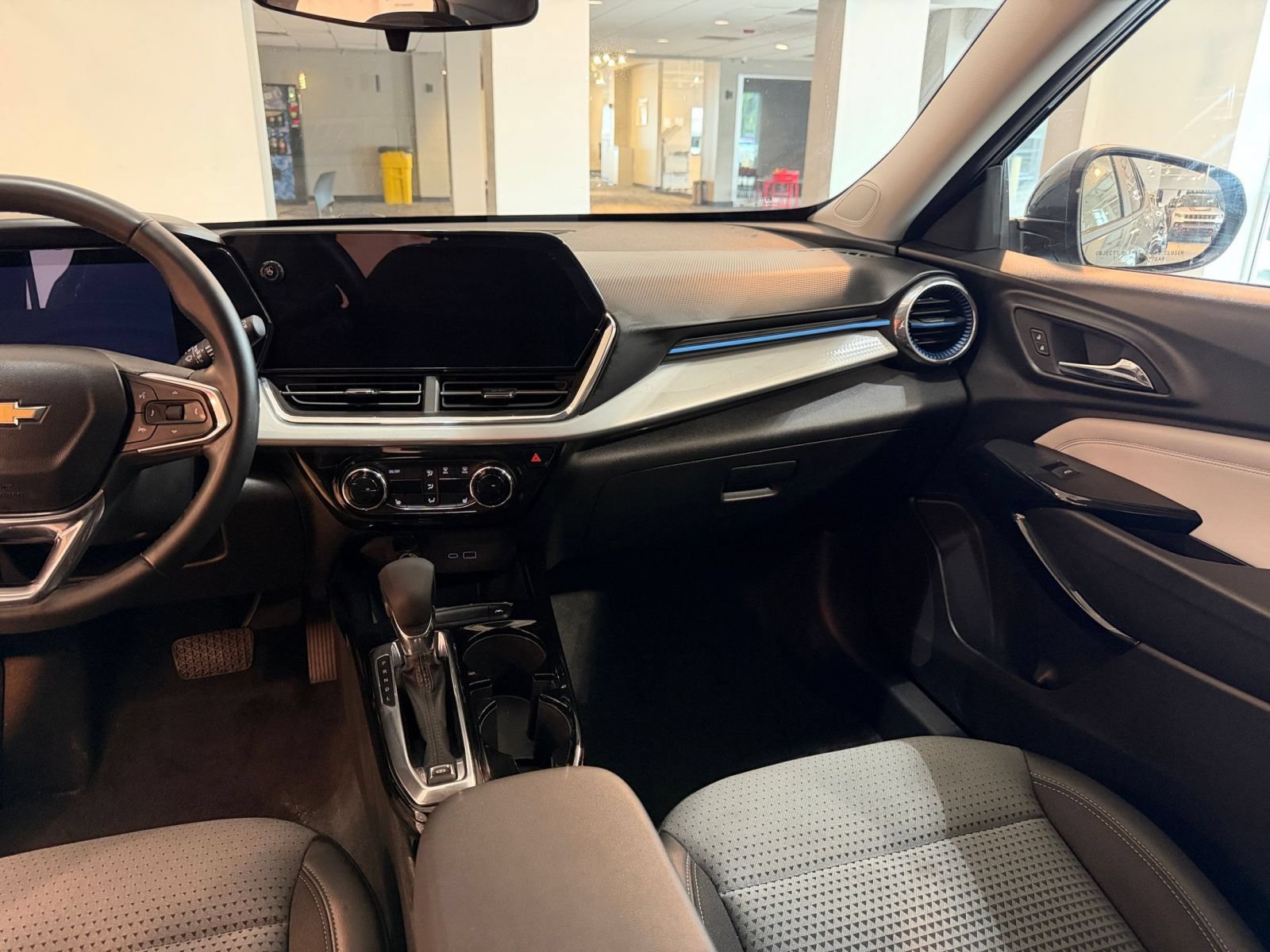 Thumbnail: 2025 Chevrolet Trax - 34