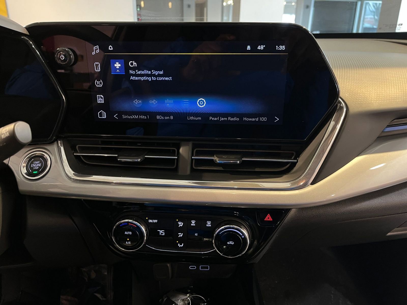 Thumbnail: 2025 Chevrolet Trax - 17